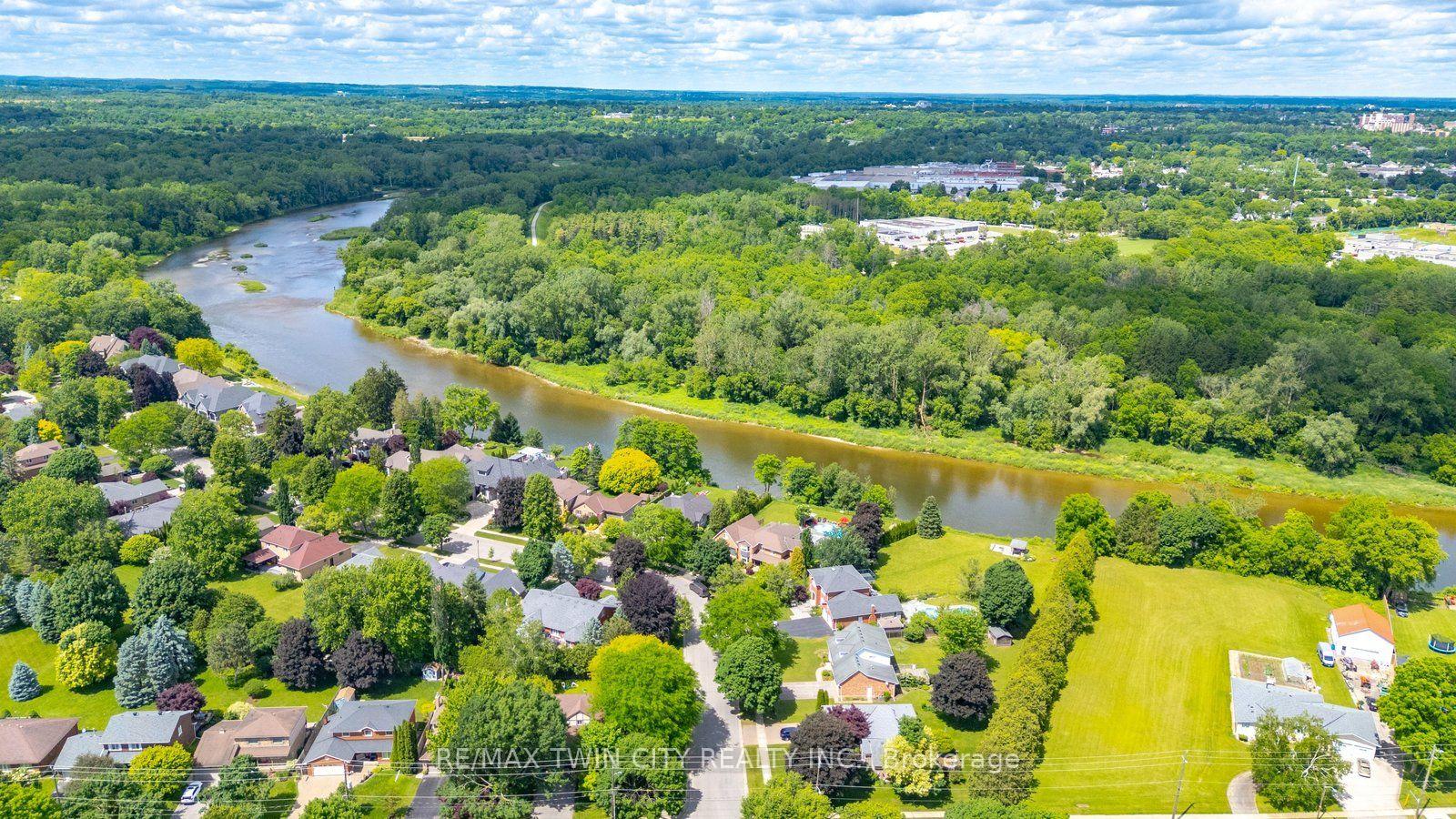 Photo 32 of 58 Kinnard Road, Brantford, Oakhill Dr — HOMEH