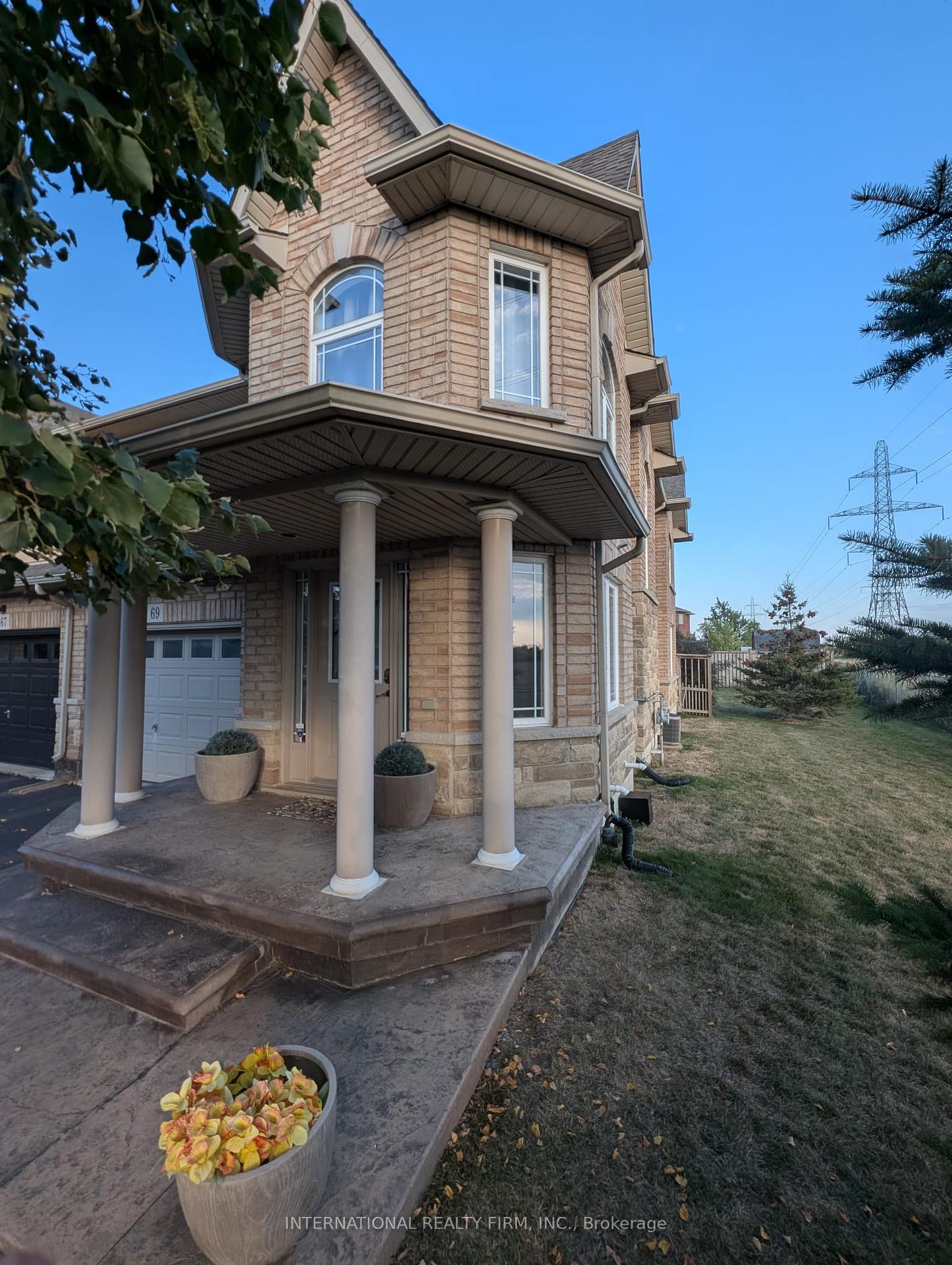 Photo 2 of 69 Periwinkle Drive, Hamilton, Rural Glanbrook — HOMEH