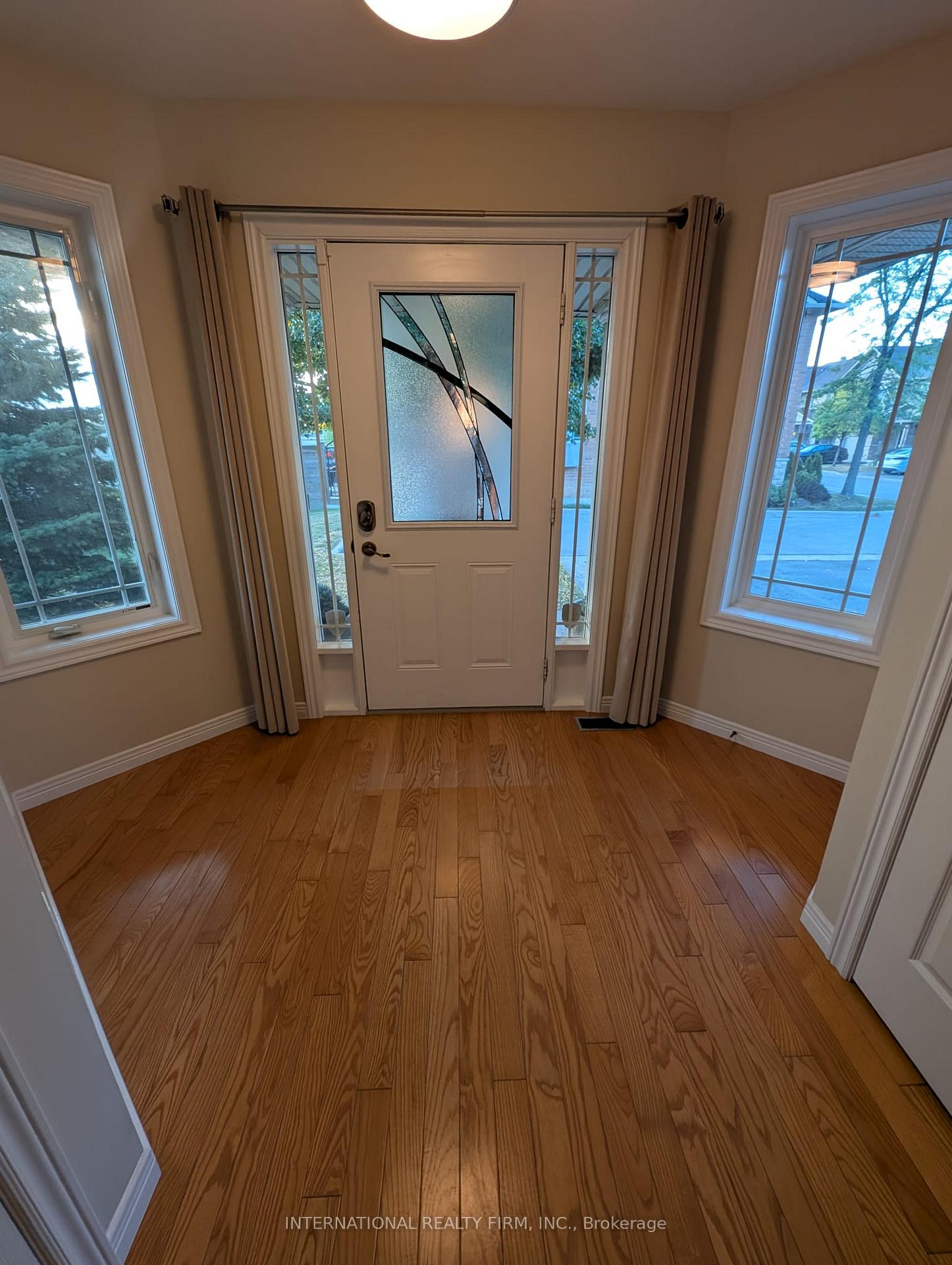Photo 4 of 69 Periwinkle Drive, Hamilton, Rural Glanbrook — HOMEH