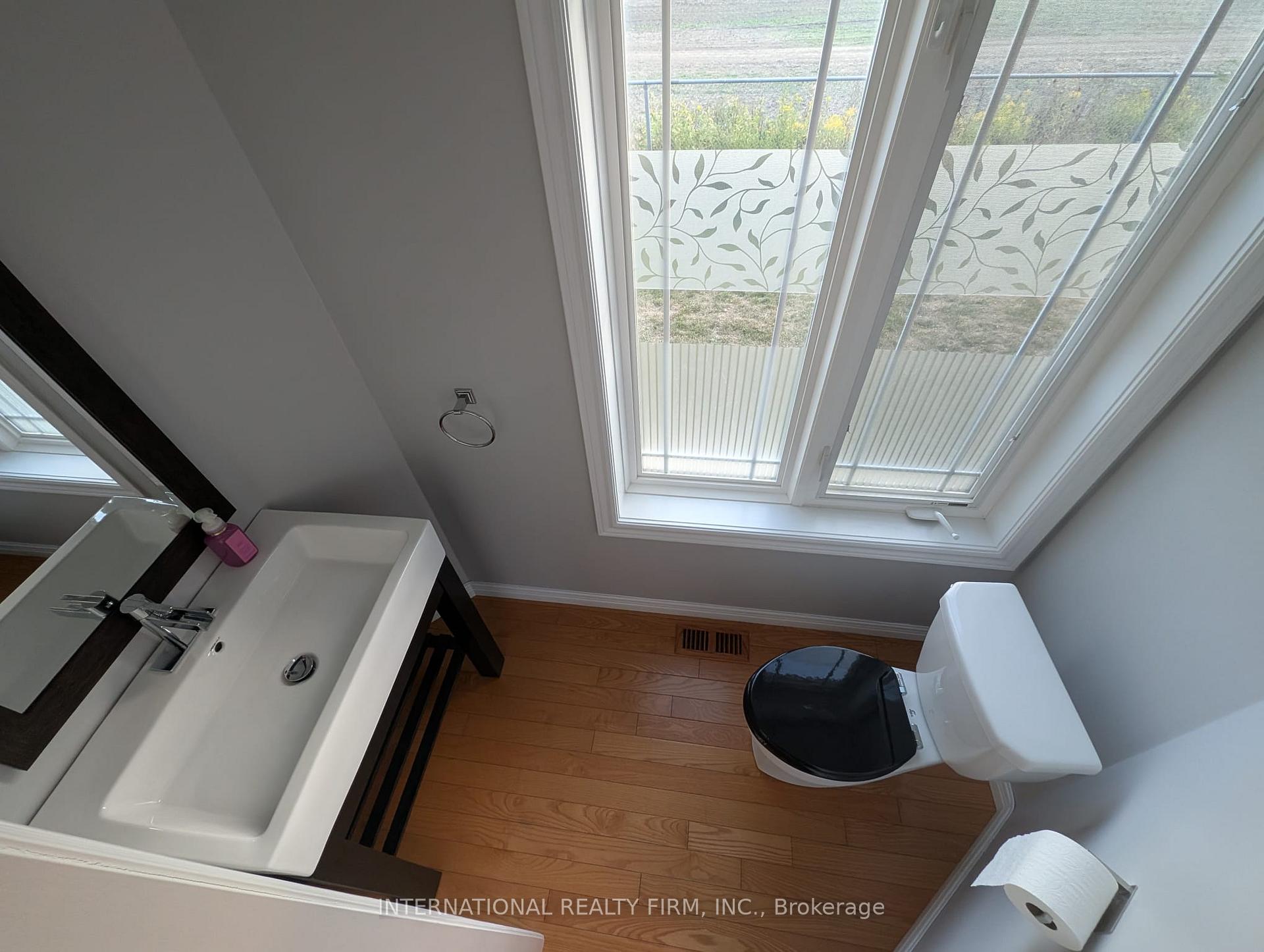 Photo 9 of 69 Periwinkle Drive, Hamilton, Rural Glanbrook — HOMEH