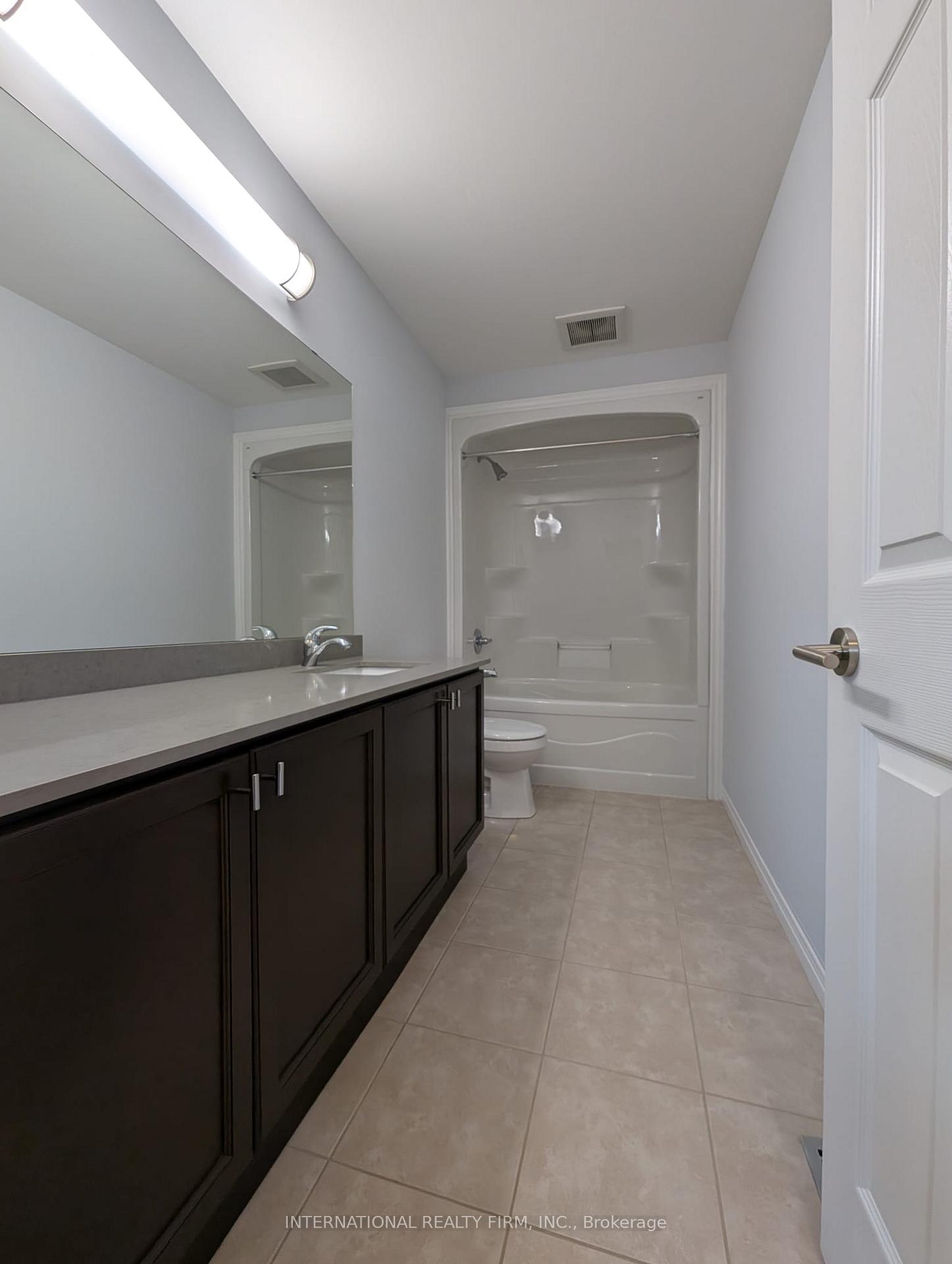 Photo 15 of 69 Periwinkle Drive, Hamilton, Rural Glanbrook — HOMEH