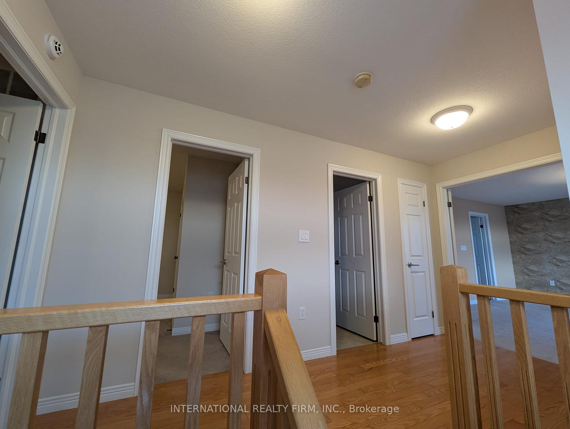 Photo 17 of 69 Periwinkle Drive, Hamilton, Rural Glanbrook — HOMEH
