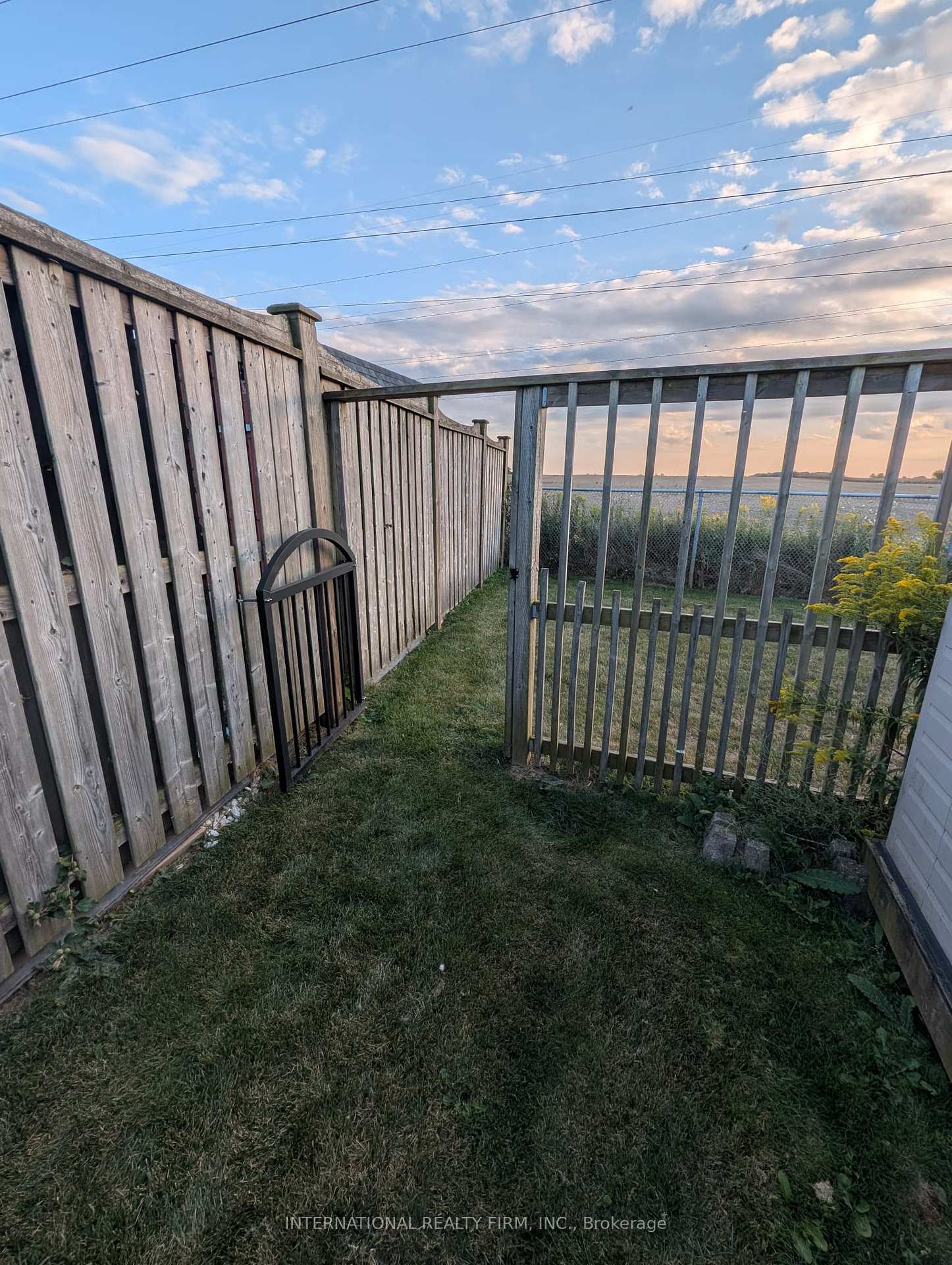 Photo 20 of 69 Periwinkle Drive, Hamilton, Rural Glanbrook — HOMEH