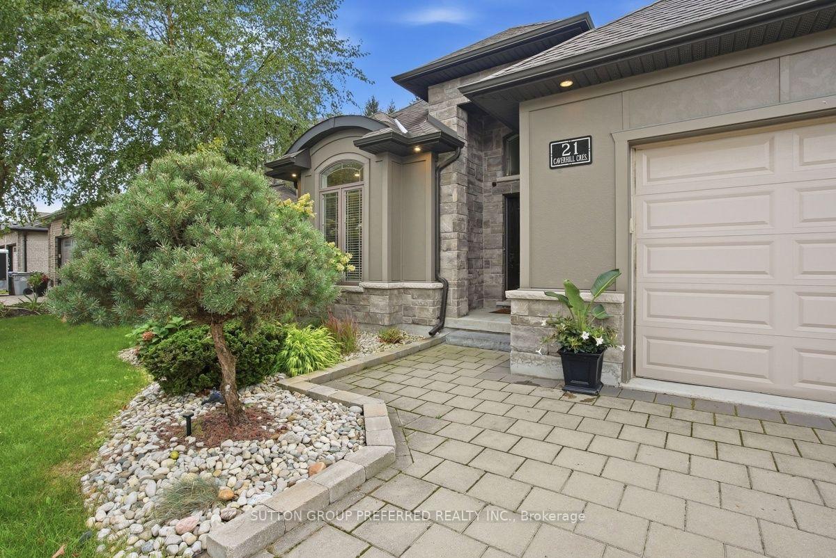 Photo 3 of 21 Caverhill Crescent, Middlesex Centre, Komoka — HOMEH