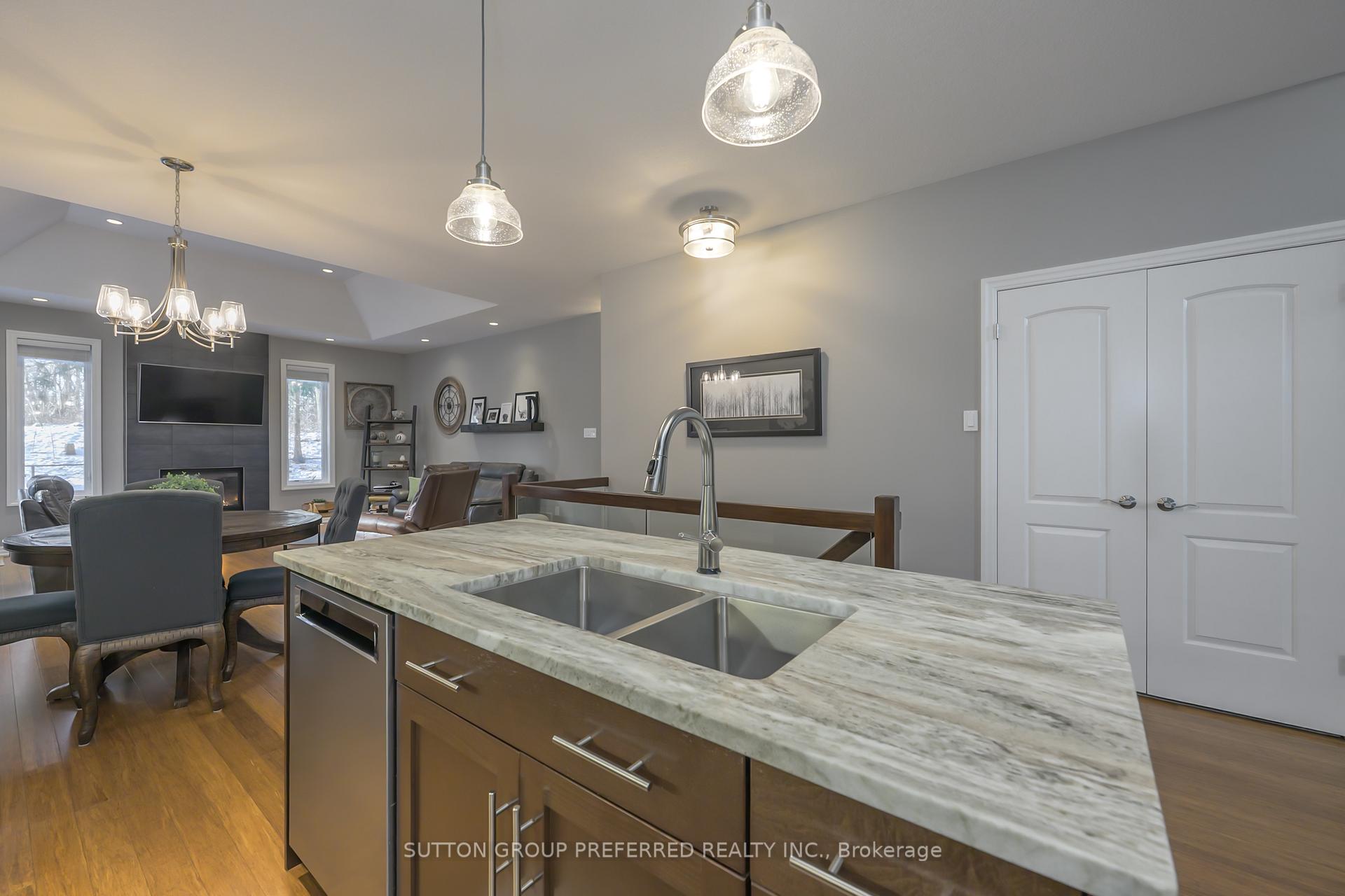 Photo 12 of 21 Caverhill Crescent, Middlesex Centre, Komoka — HOMEH