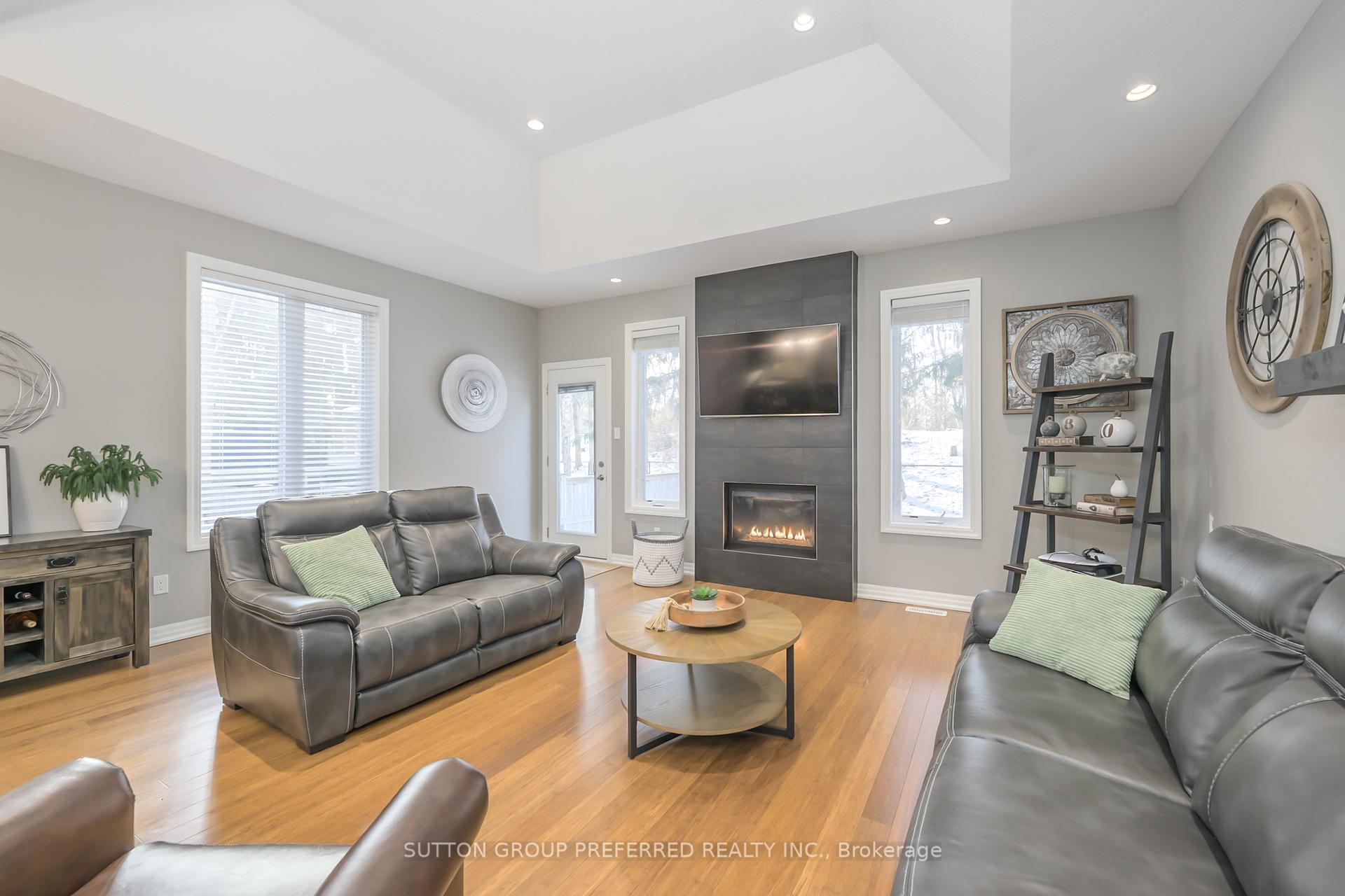 Photo 21 of 21 Caverhill Crescent, Middlesex Centre, Komoka — HOMEH