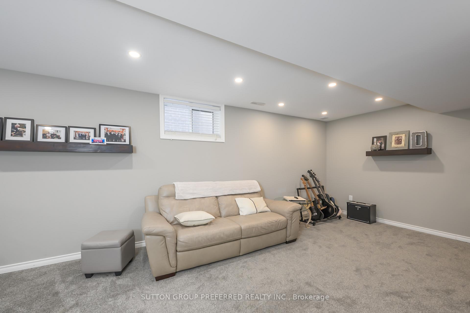 Photo 30 of 21 Caverhill Crescent, Middlesex Centre, Komoka — HOMEH