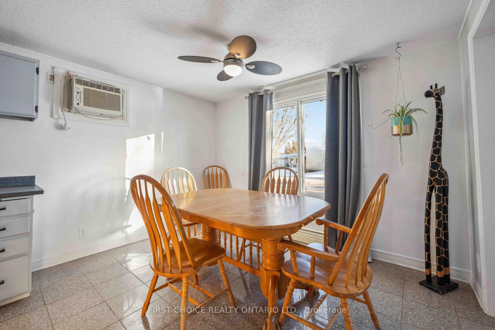 Photo 12 of 337 Amiens Street, Ottawa, Bilberry Creek/Queenswood Heights — HOMEH