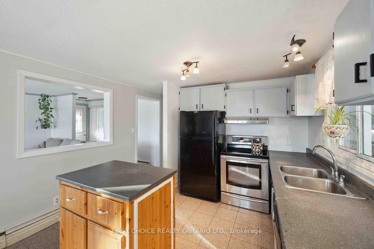 Photo 15 of 337 Amiens Street, Ottawa, Bilberry Creek/Queenswood Heights — HOMEH
