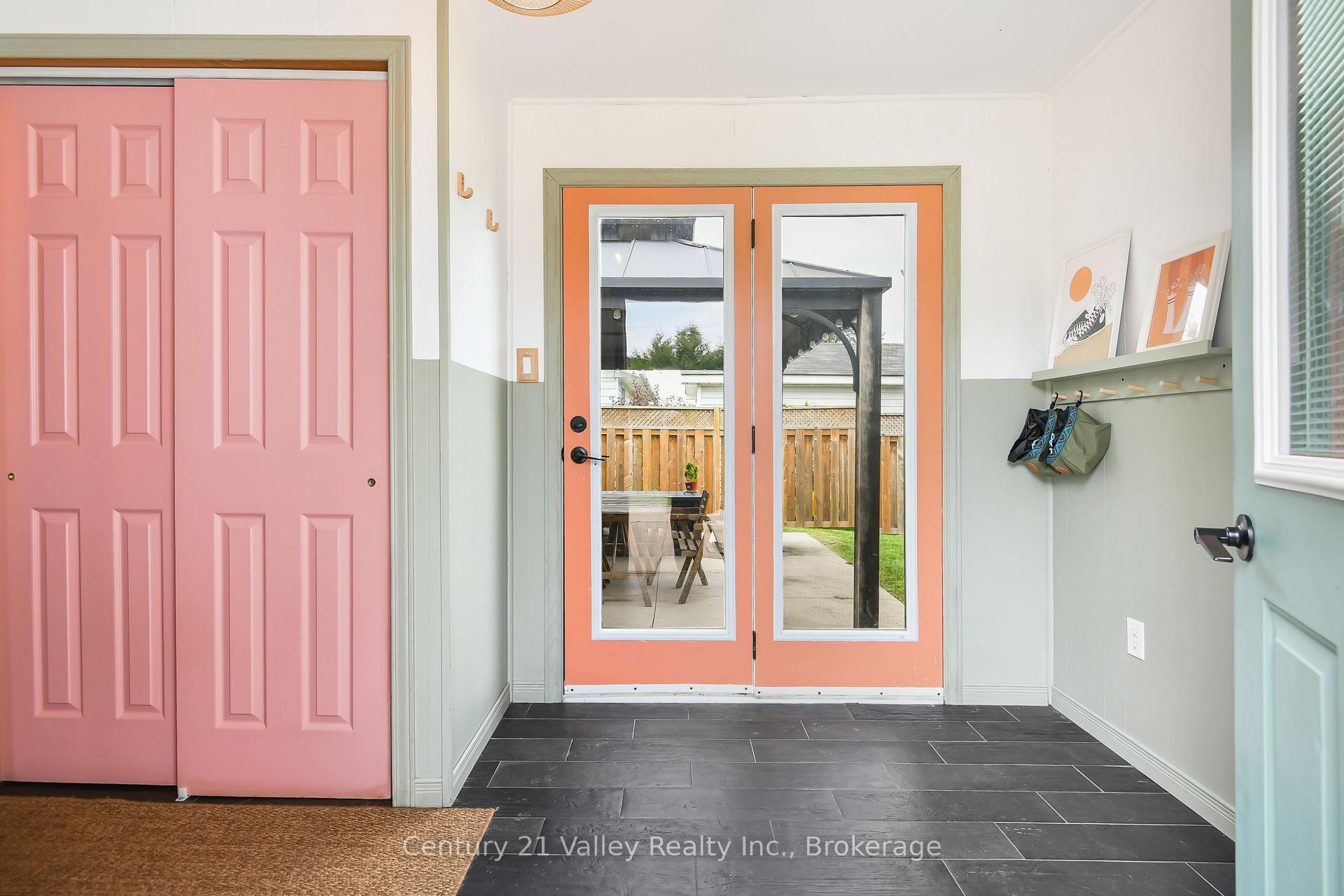 Photo 4 of 785 Eighth Street, Renfrew, Renfrew — HOMEH