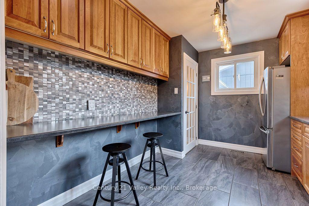 Photo 7 of 785 Eighth Street, Renfrew, Renfrew — HOMEH