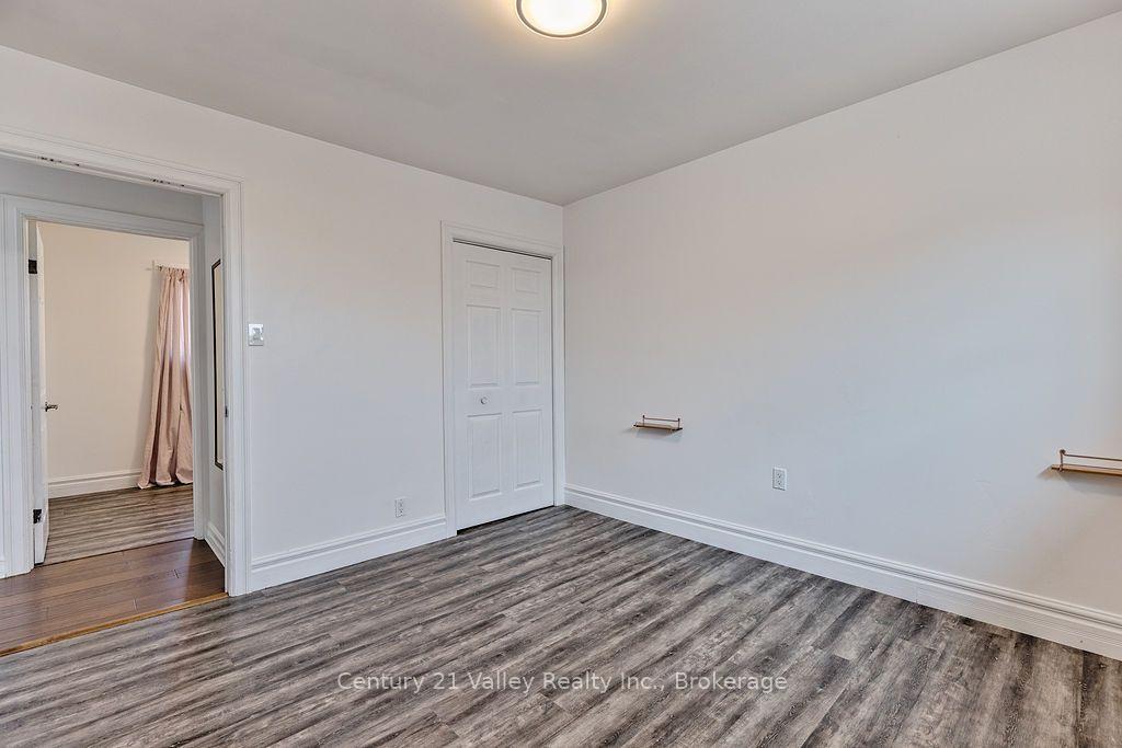 Photo 14 of 785 Eighth Street, Renfrew, Renfrew — HOMEH