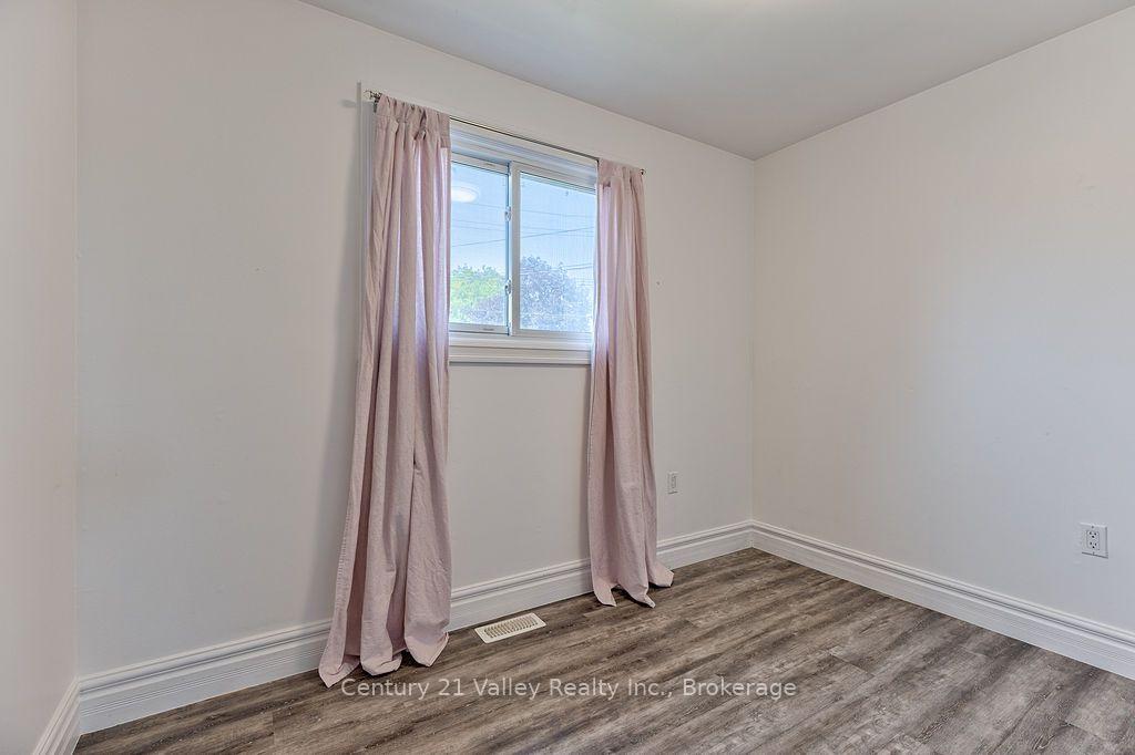 Photo 15 of 785 Eighth Street, Renfrew, Renfrew — HOMEH