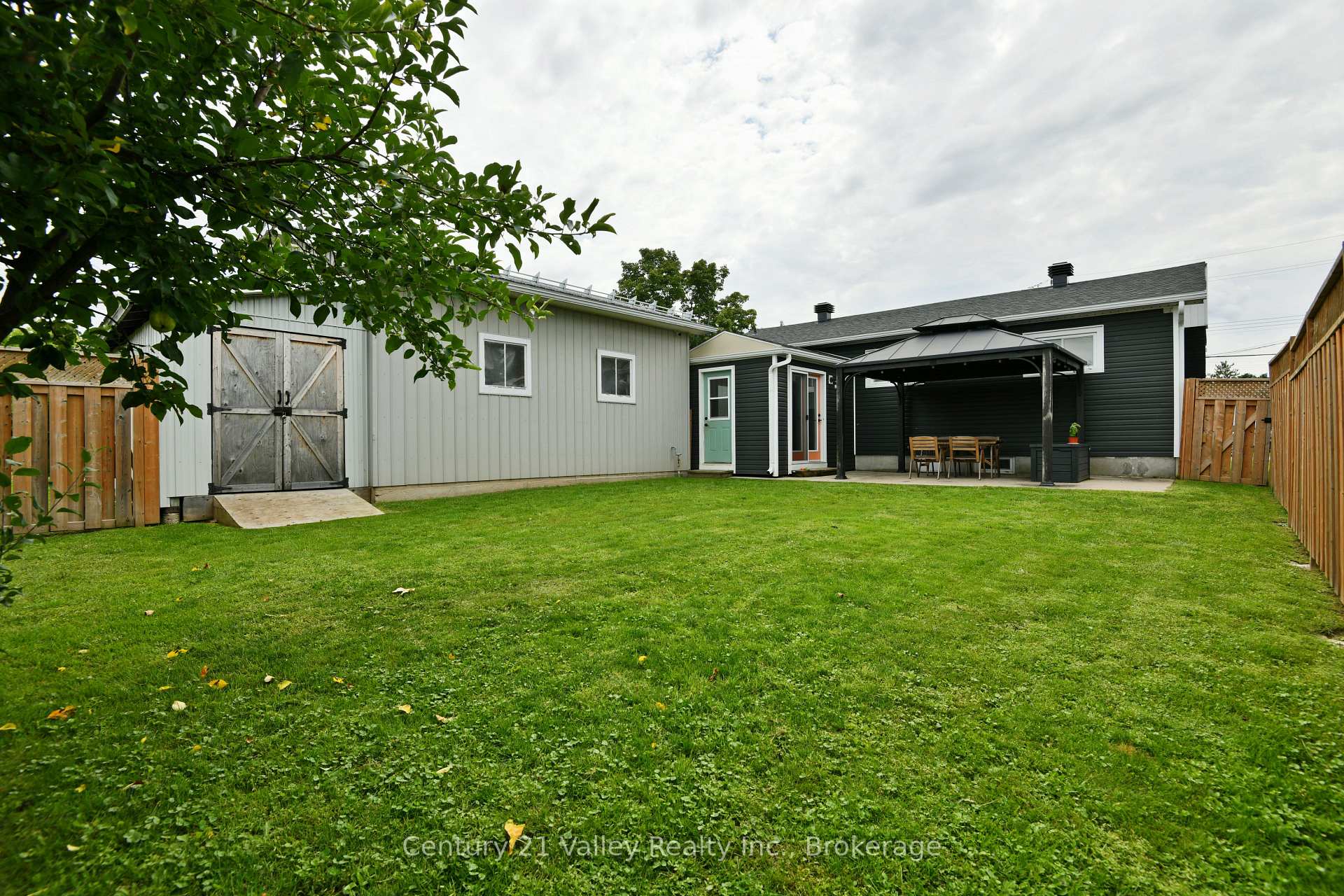 Photo 39 of 785 Eighth Street, Renfrew, Renfrew — HOMEH