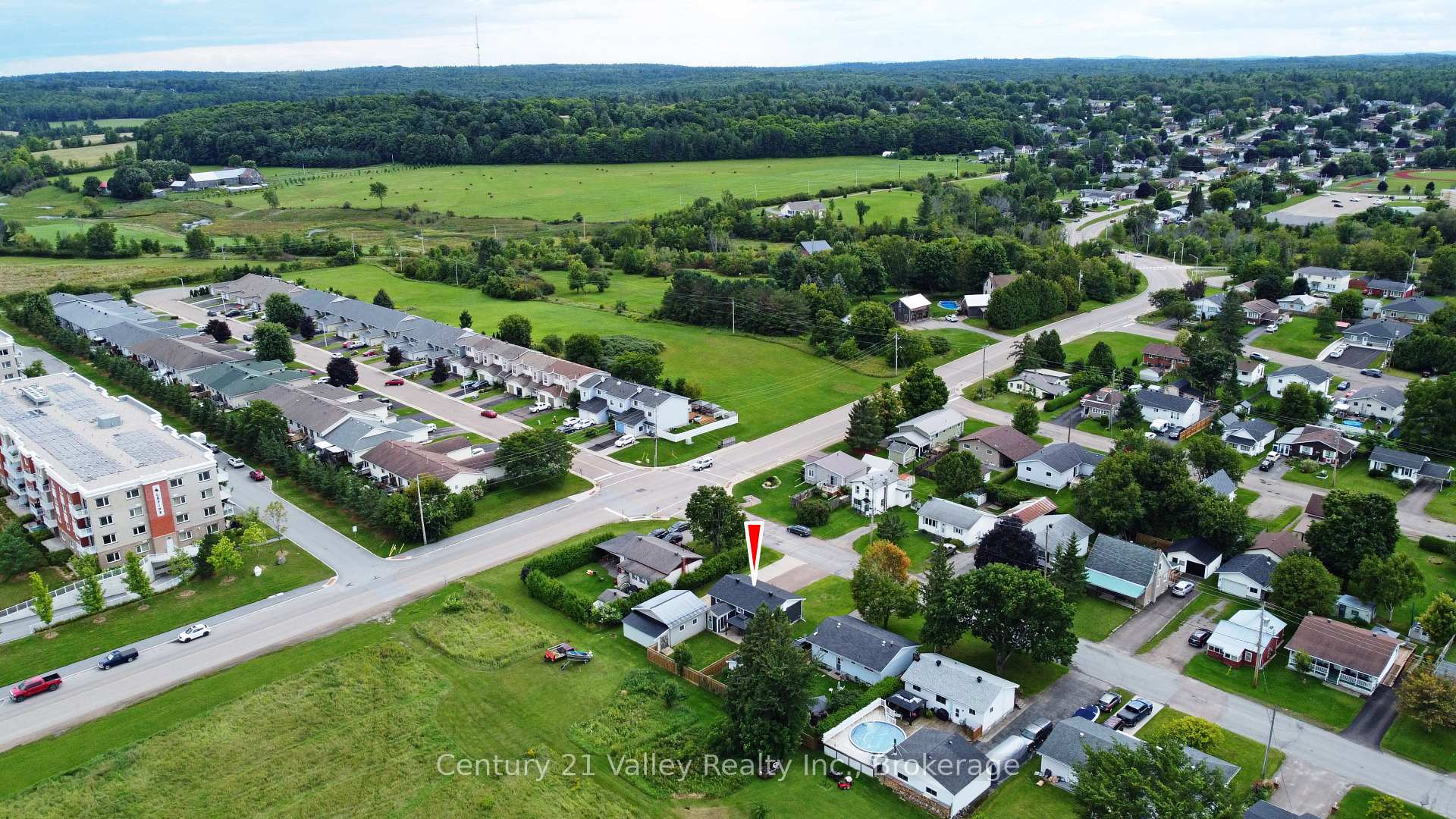 Photo 42 of 785 Eighth Street, Renfrew, Renfrew — HOMEH