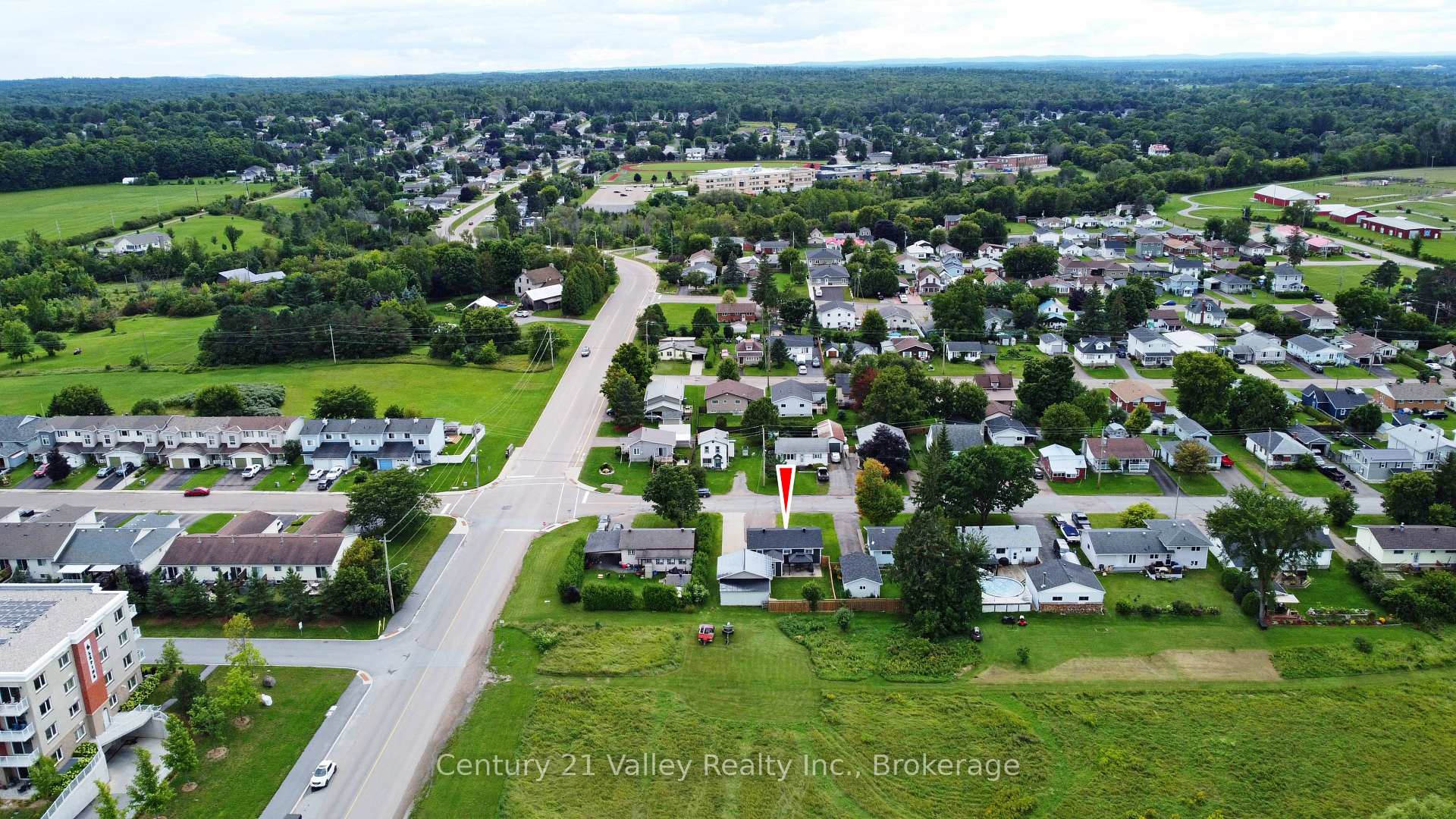 Photo 43 of 785 Eighth Street, Renfrew, Renfrew — HOMEH