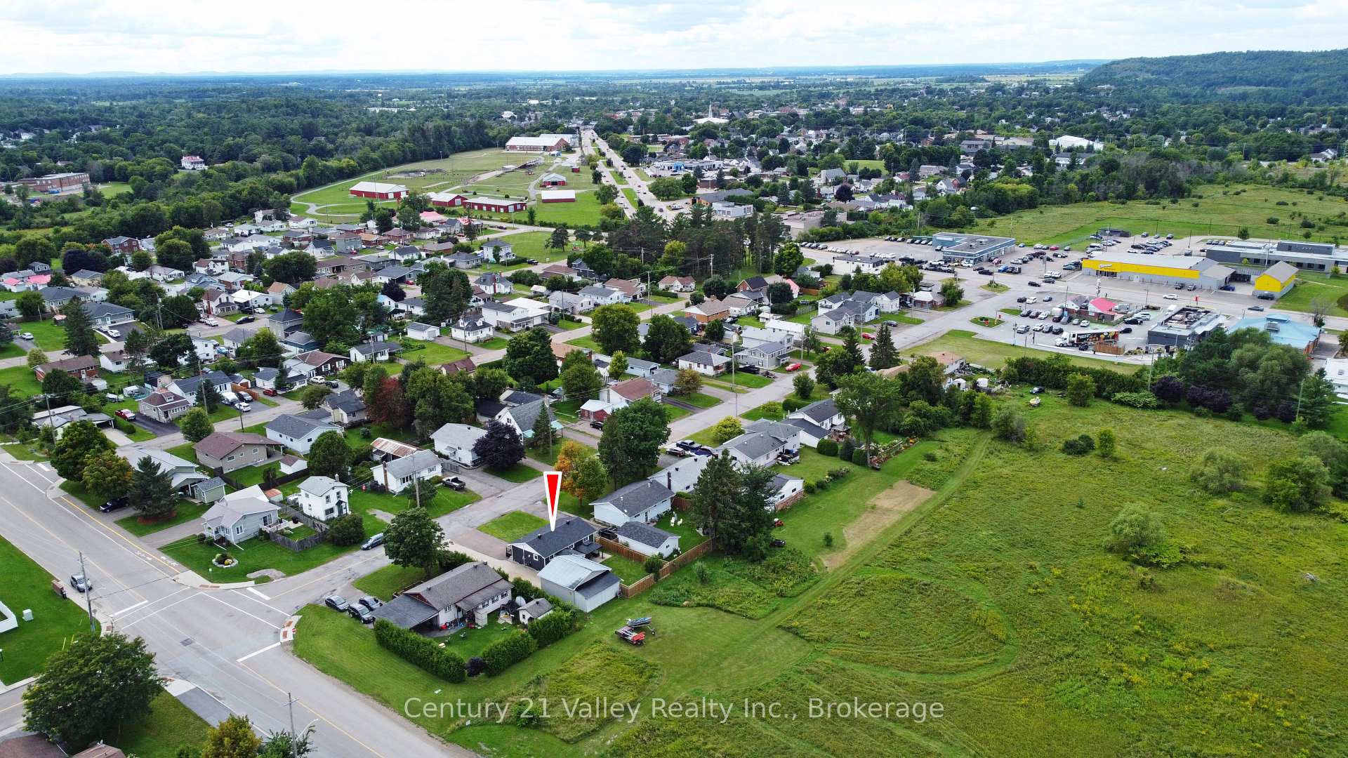 Photo 47 of 785 Eighth Street, Renfrew, Renfrew — HOMEH