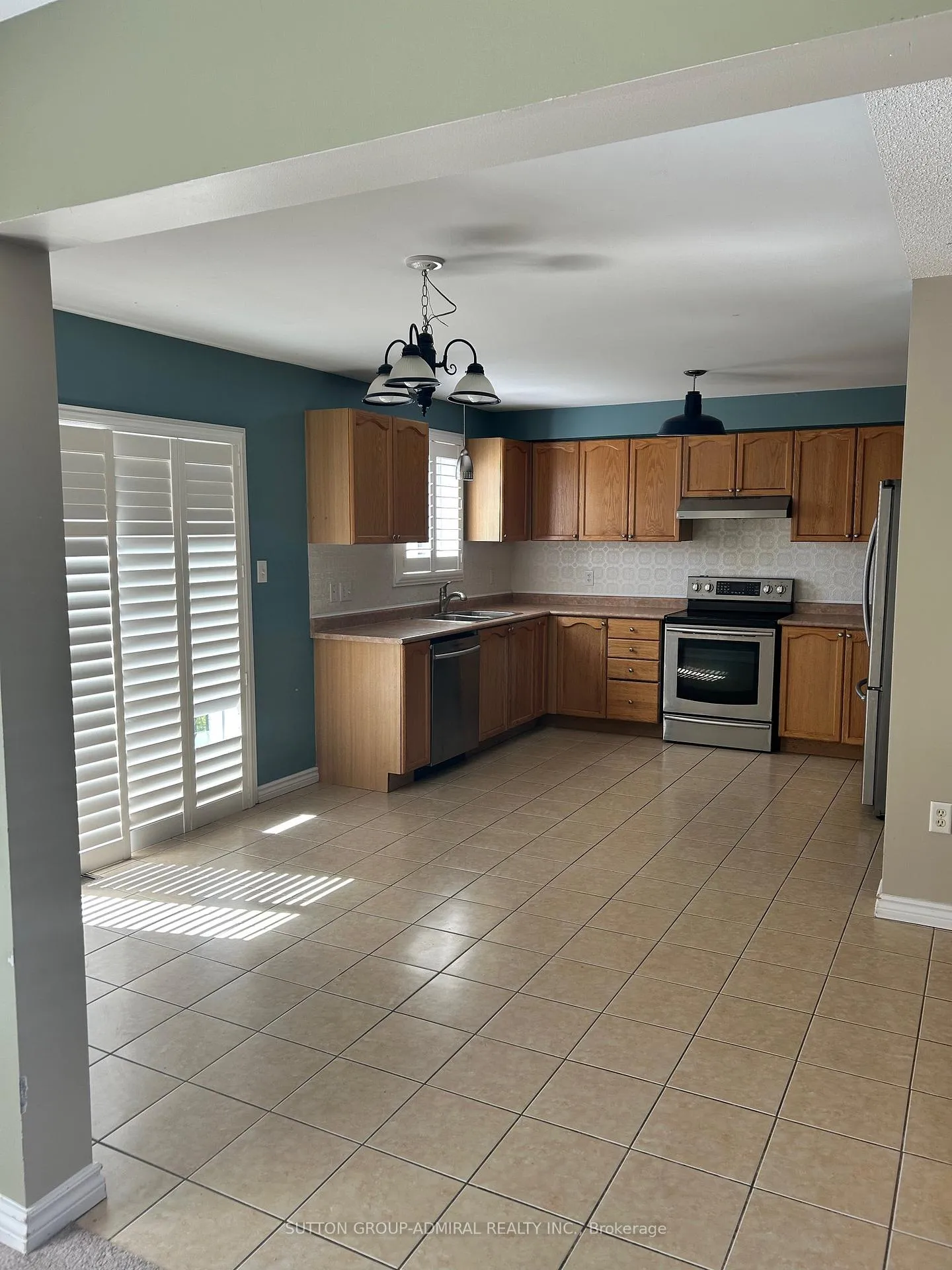 Photo 3 of 45 Irene Drive, Barrie, Painswick South — HOMEH