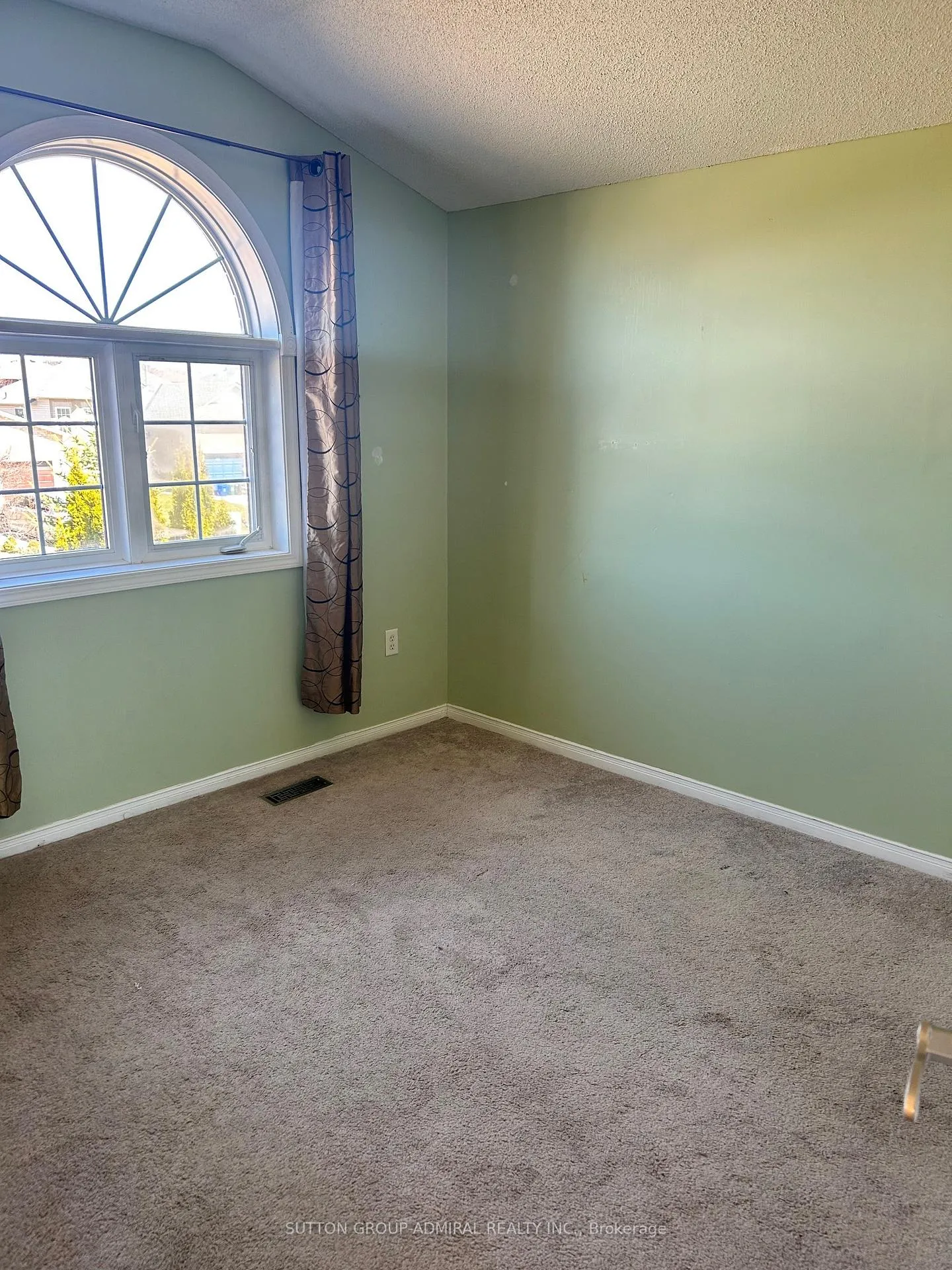 Photo 9 of 45 Irene Drive, Barrie, Painswick South — HOMEH