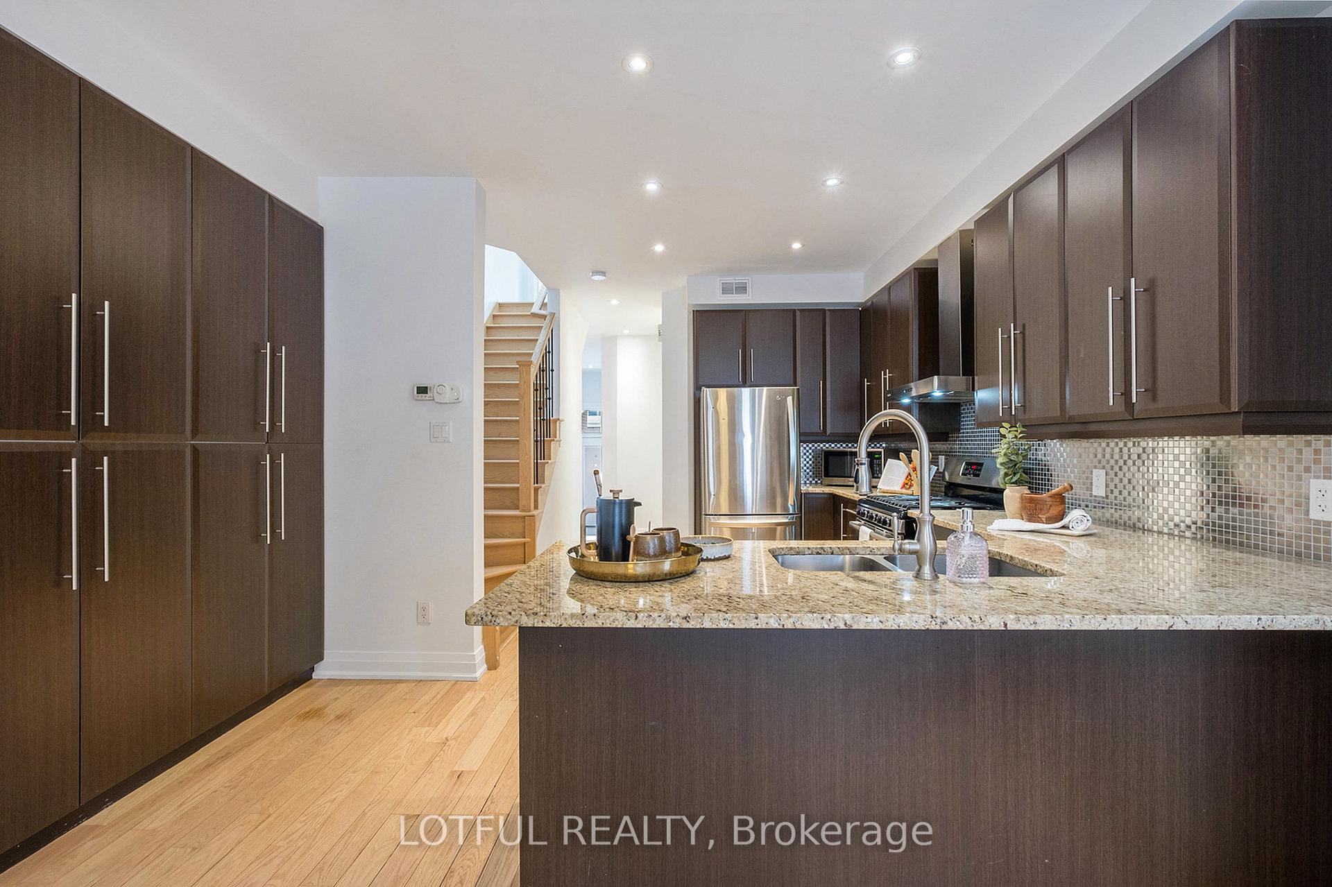 Photo 7 of Unit A, 58 Young Street, Ottawa, West Centre Town — HOMEH