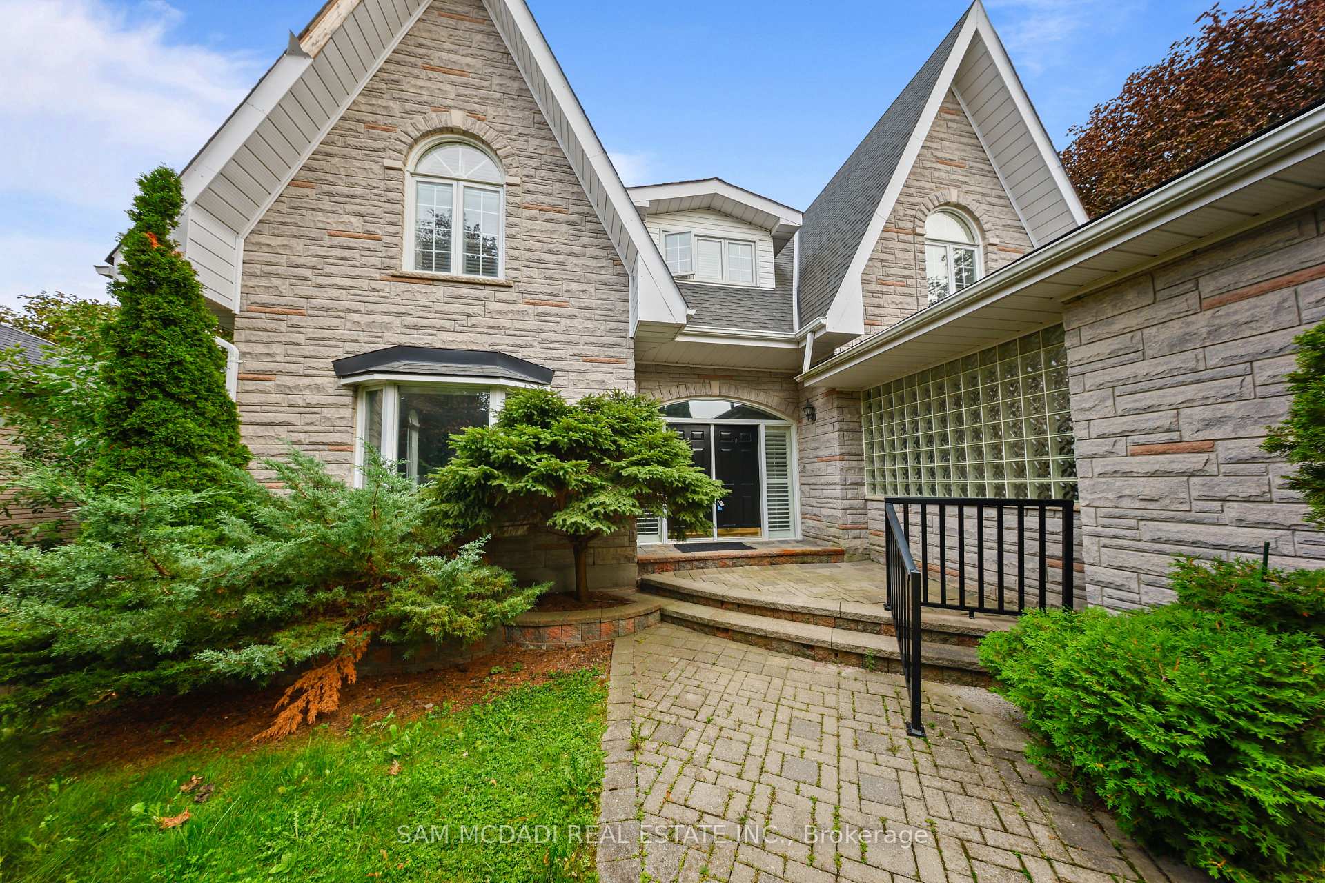 Photo 2 of 41 Cooperage Crescent, Richmond Hill, Westbrook — HOMEH