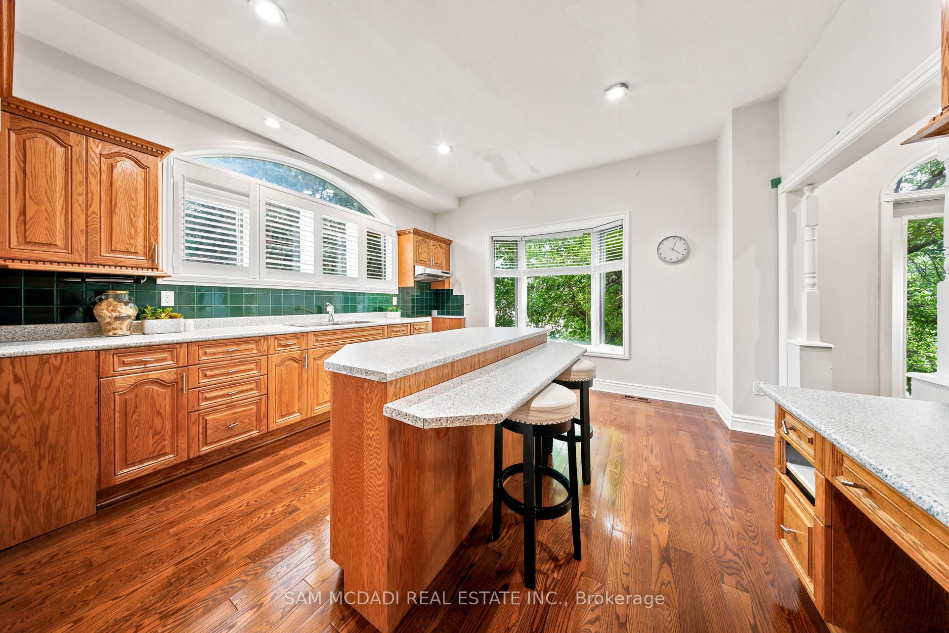 Photo 9 of 41 Cooperage Crescent, Richmond Hill, Westbrook — HOMEH