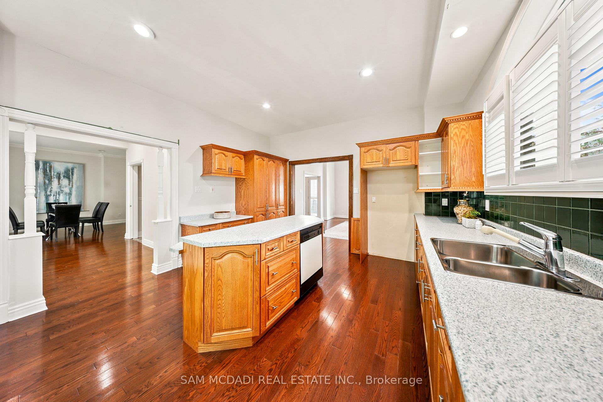 Photo 11 of 41 Cooperage Crescent, Richmond Hill, Westbrook — HOMEH