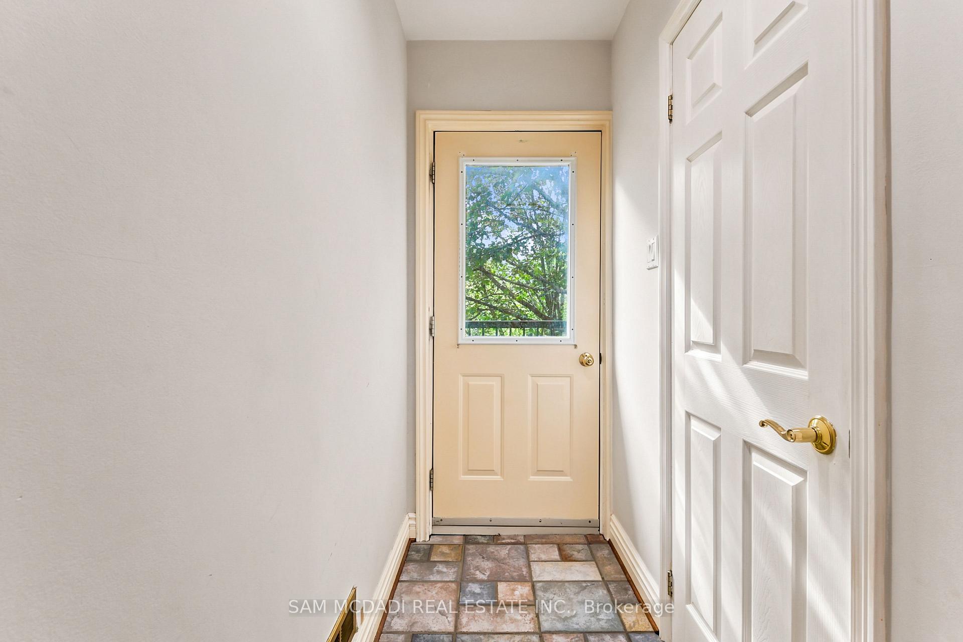 Photo 20 of 41 Cooperage Crescent, Richmond Hill, Westbrook — HOMEH