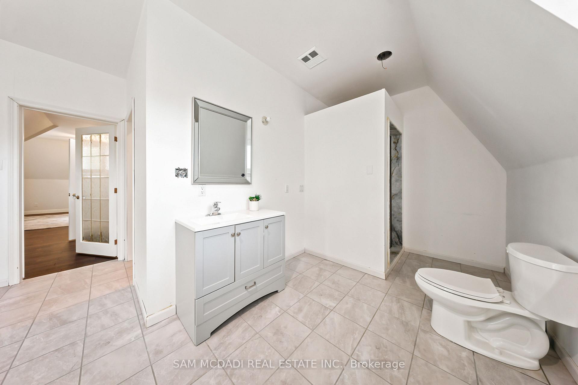 Photo 28 of 41 Cooperage Crescent, Richmond Hill, Westbrook — HOMEH