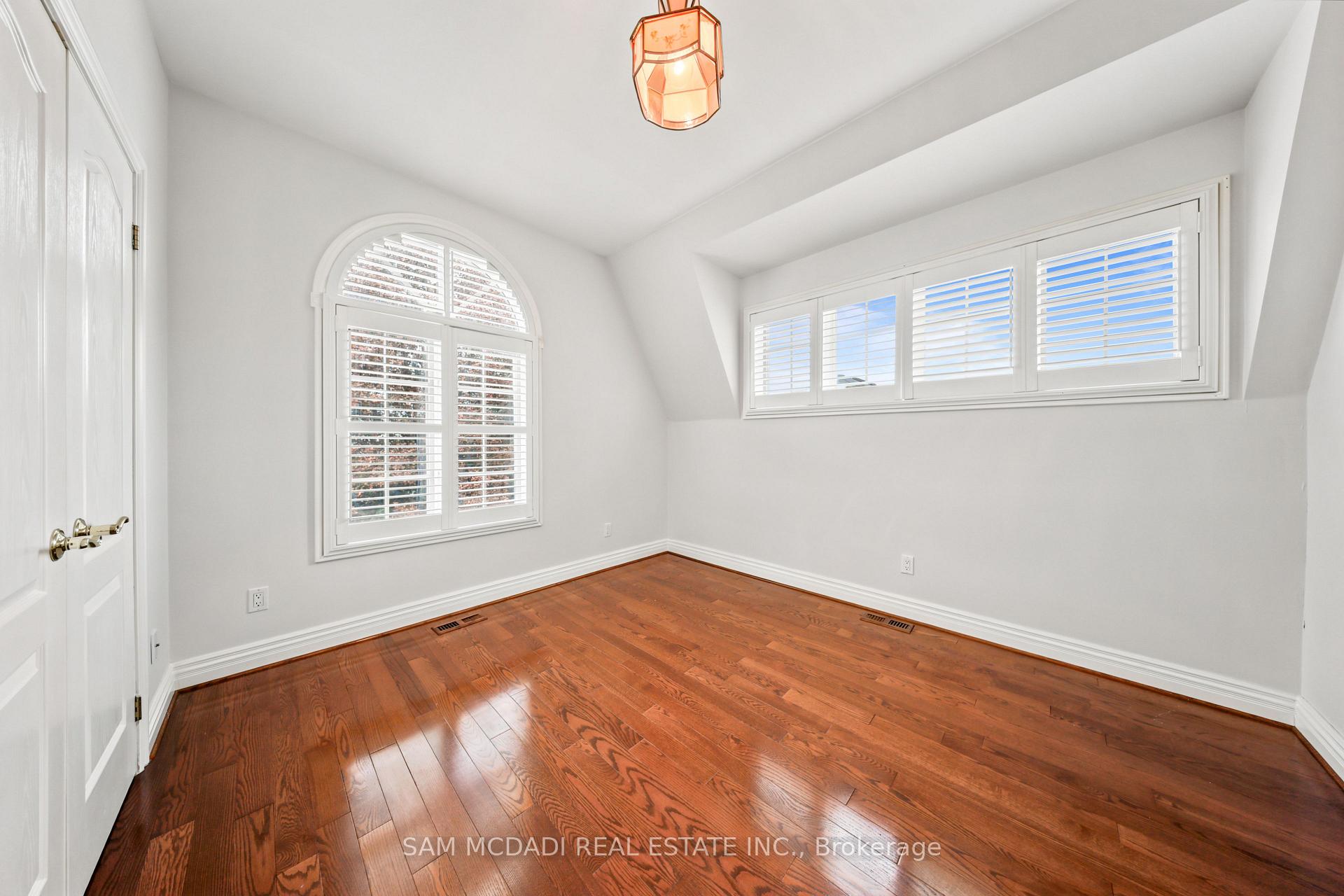 Photo 32 of 41 Cooperage Crescent, Richmond Hill, Westbrook — HOMEH
