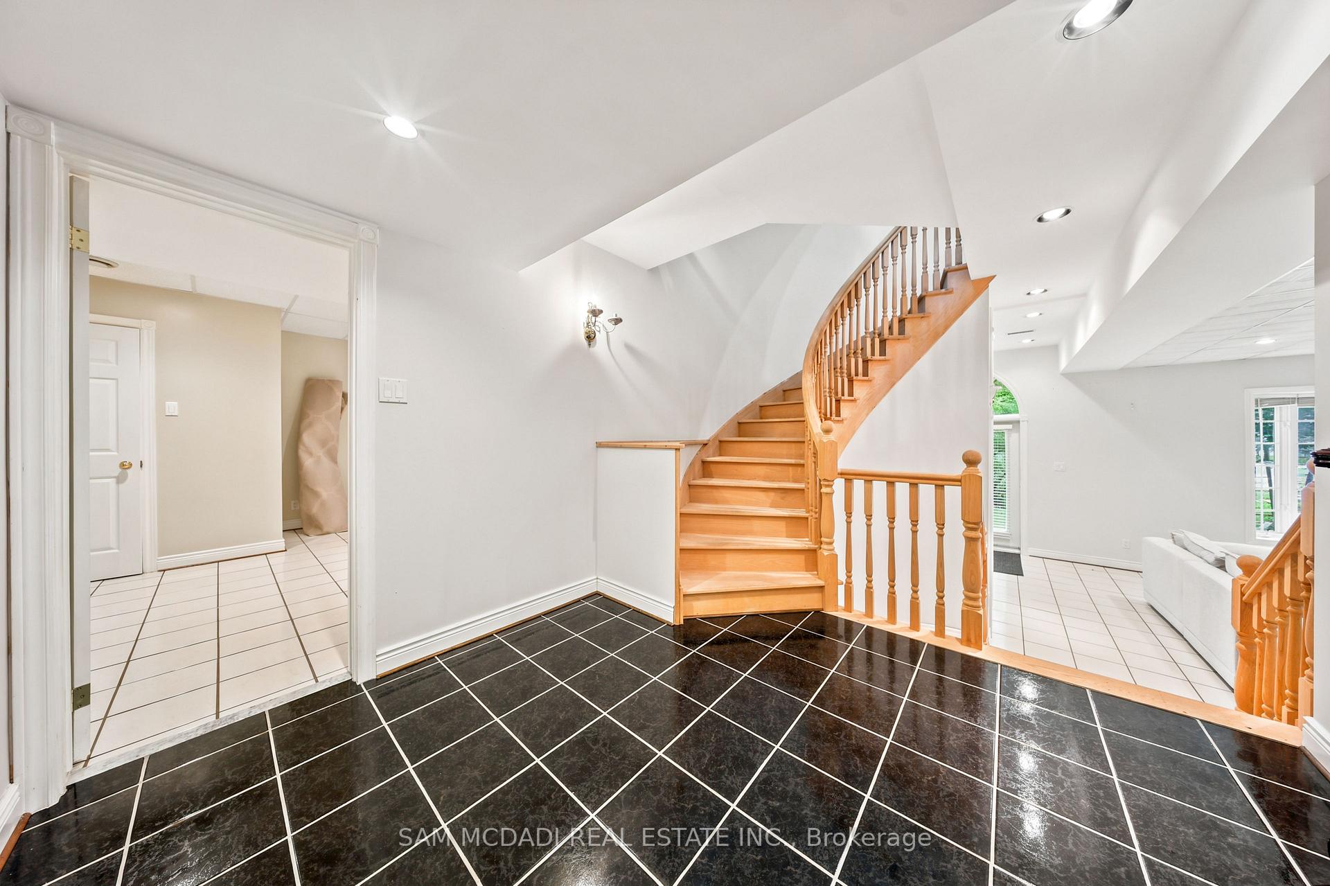 Photo 33 of 41 Cooperage Crescent, Richmond Hill, Westbrook — HOMEH