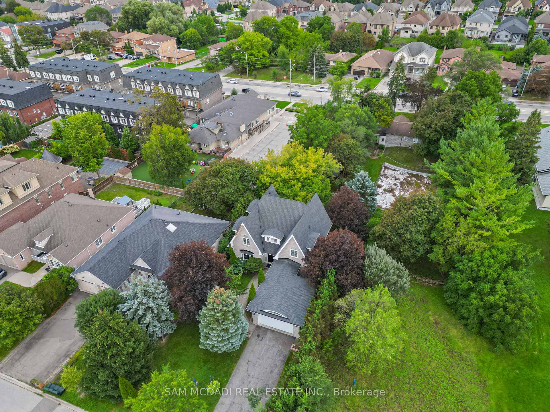 Photo 41 of 41 Cooperage Crescent, Richmond Hill, Westbrook — HOMEH