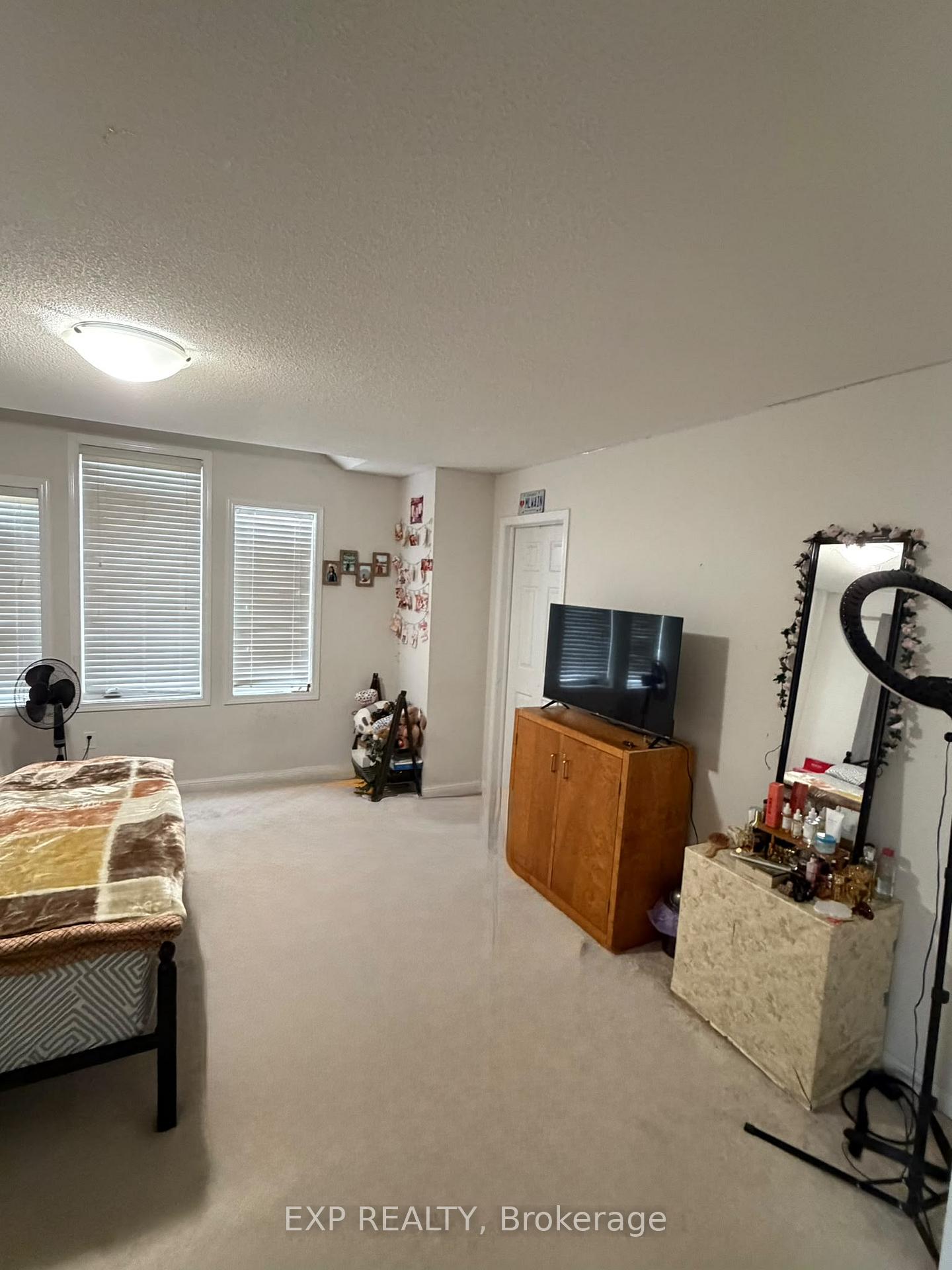 Photo 4 of 75 Agricola Road, Brampton, Northwest Brampton — HOMEH