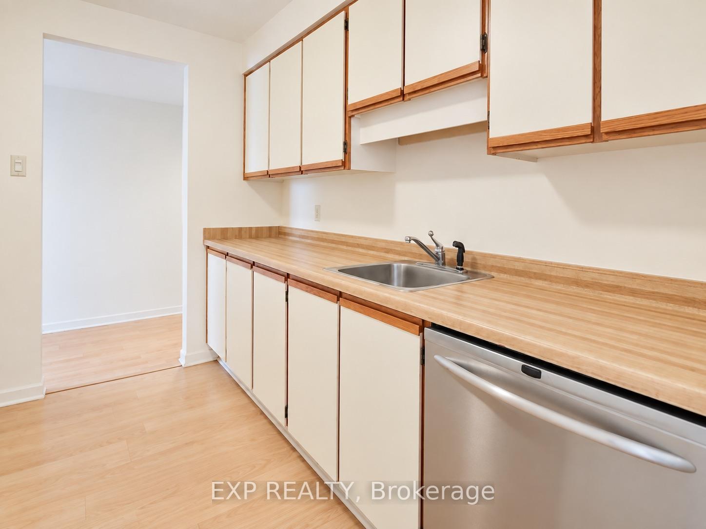 Photo 5 of Unit 403, 470 Laurier Avenue W, Ottawa, Ottawa Centre — HOMEH