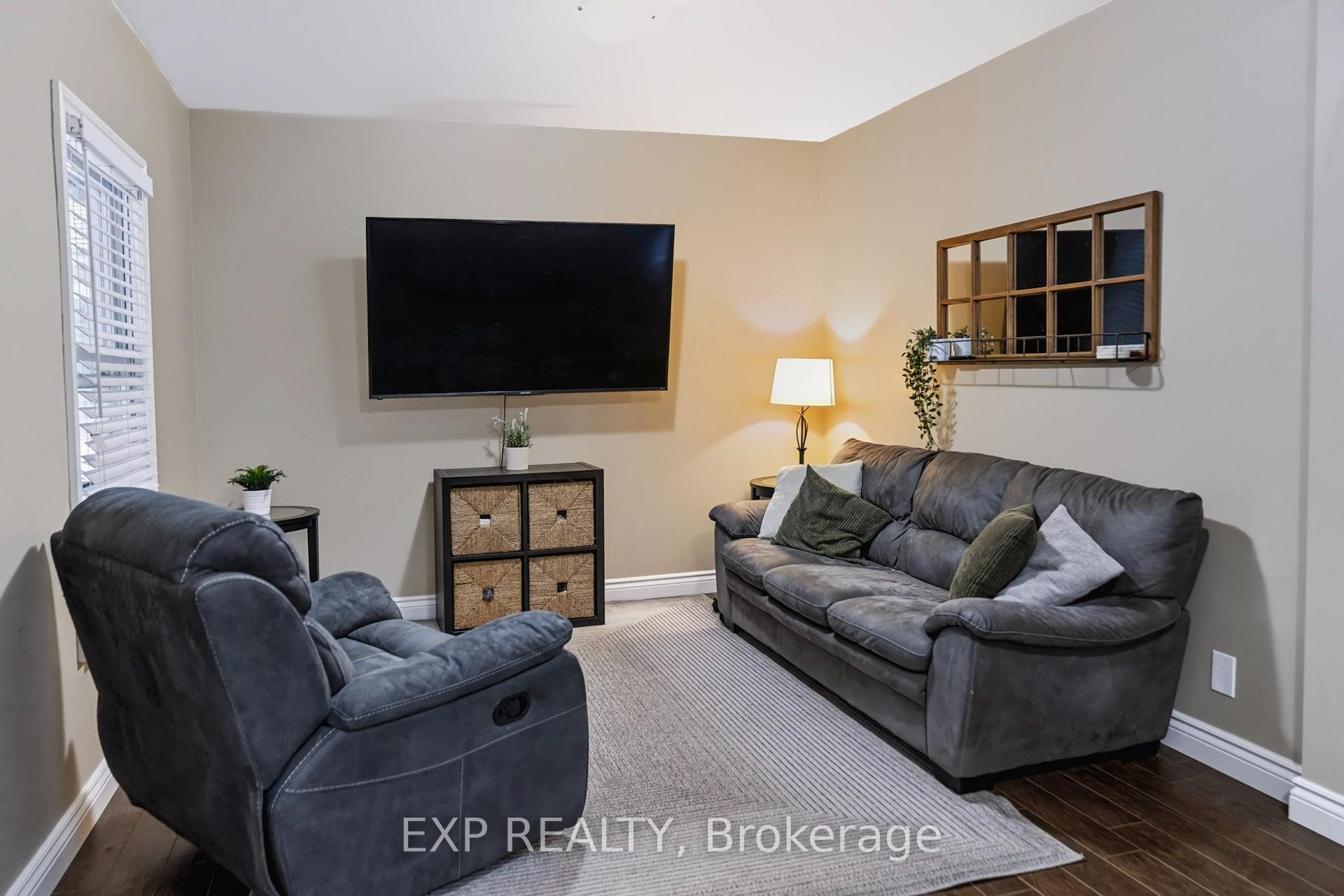 Photo 5 of 172 Lake Street, St. Catharines, Downtown — HOMEH