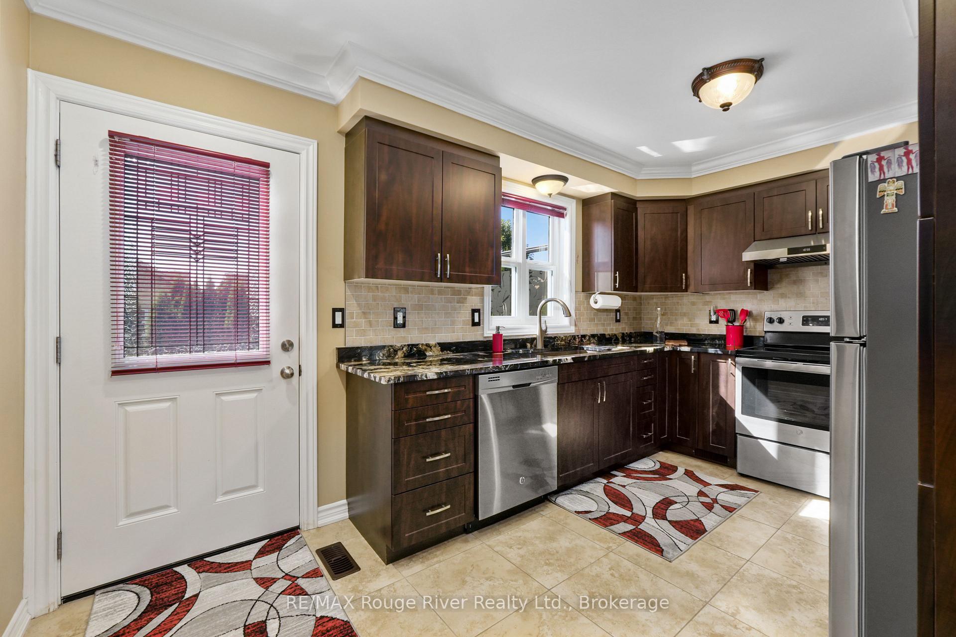 Photo 11 of 378 Lonsberry Drive, Cobourg — HOMEH