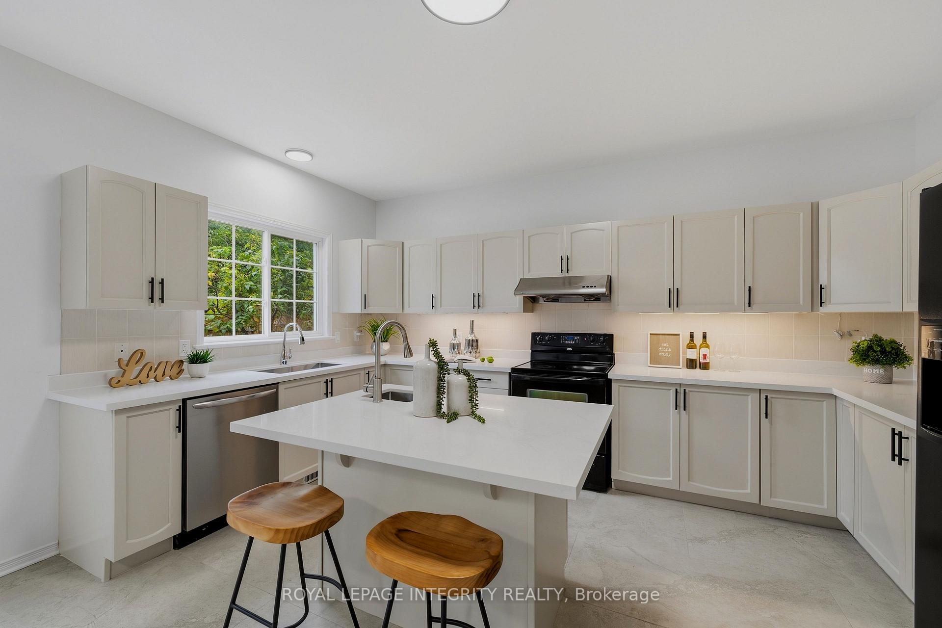 Photo 13 of 176 Windance Crescent, Ottawa, Kanata - Morgan's Grant/South March — HOMEH