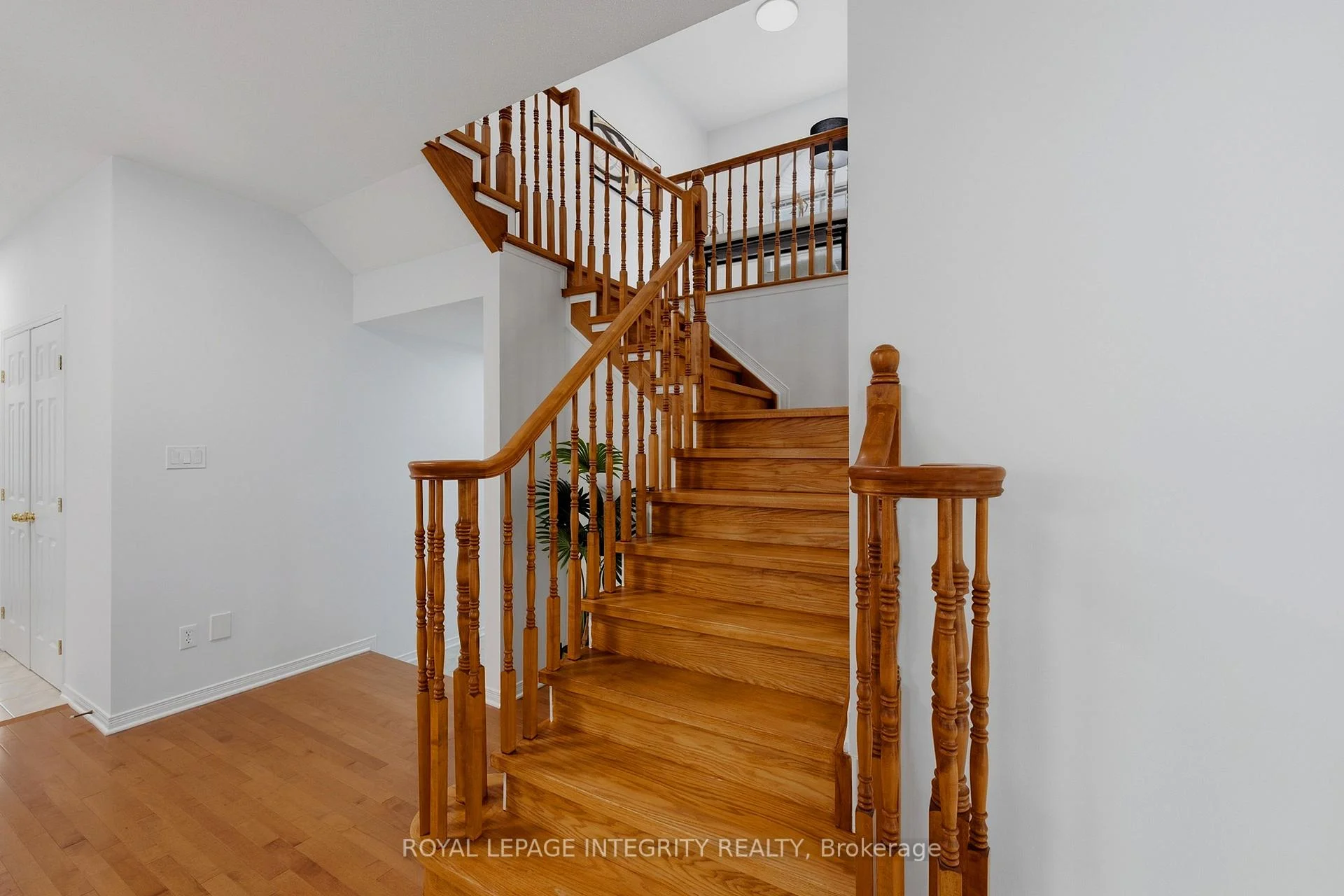 Photo 25 of 176 Windance Crescent, Ottawa, Kanata - Morgan's Grant/South March — HOMEH