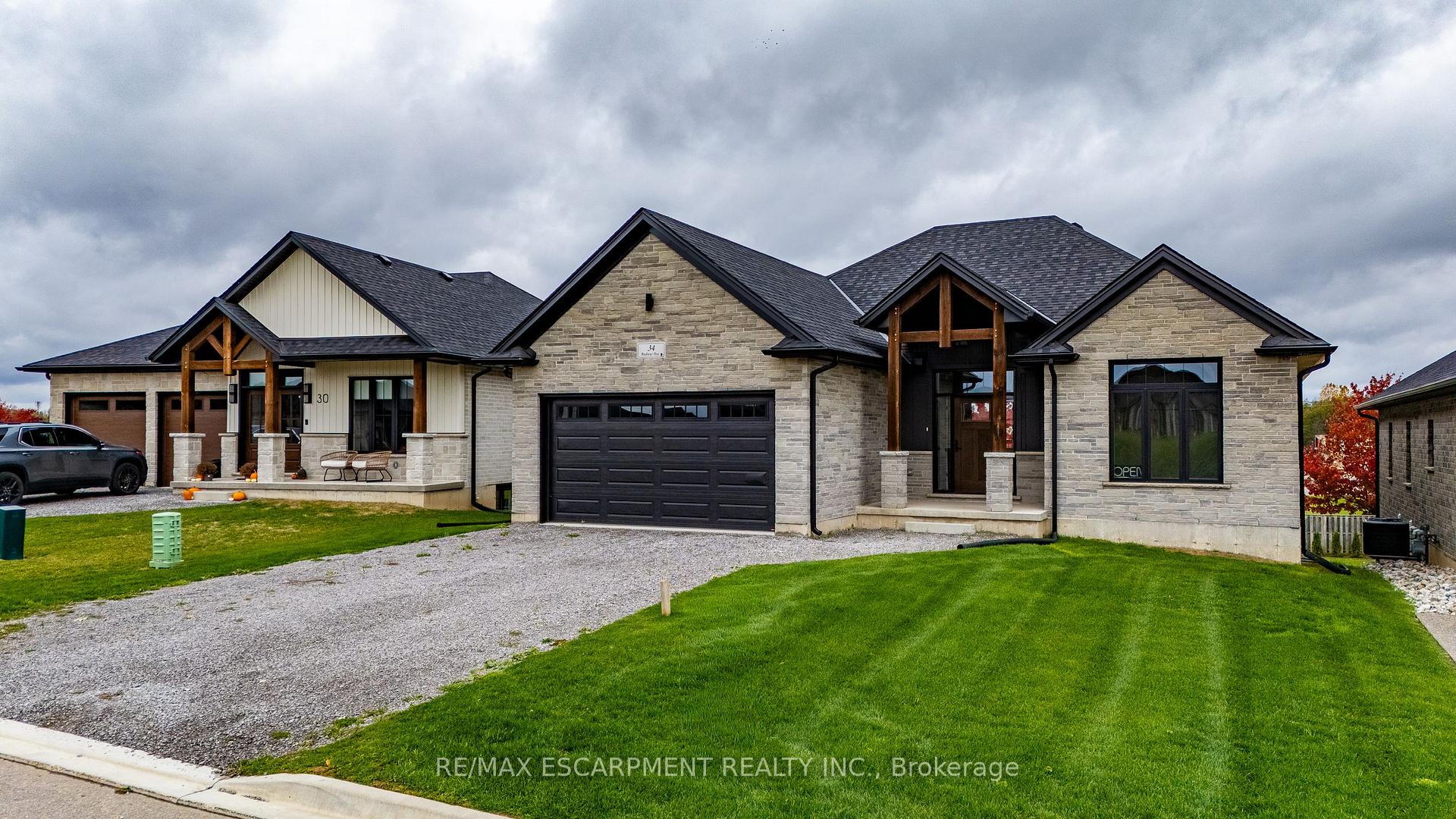 Photo 2 of 34 Andrew Avenue, Norfolk, Simcoe — HOMEH