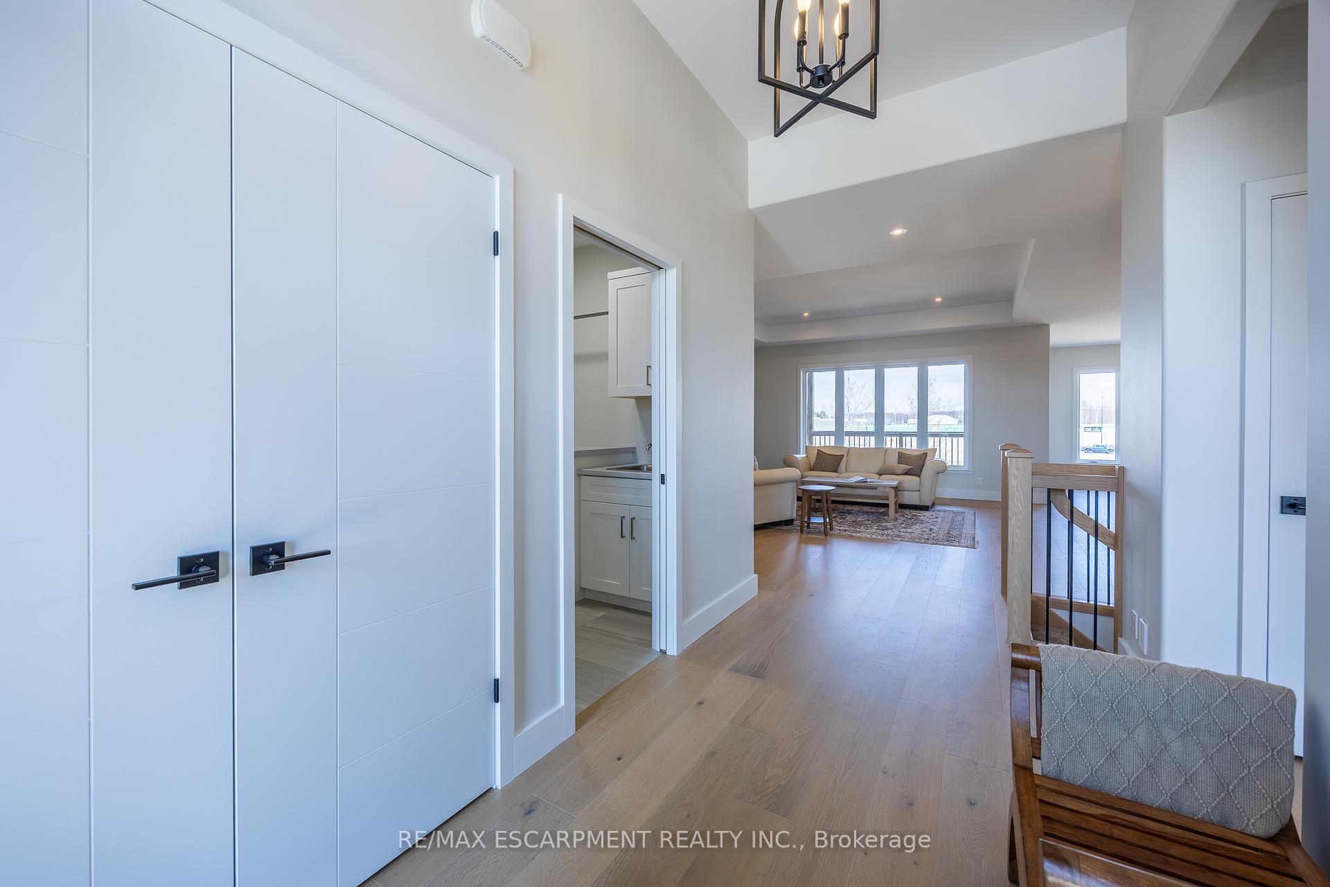 Photo 5 of 34 Andrew Avenue, Norfolk, Simcoe — HOMEH