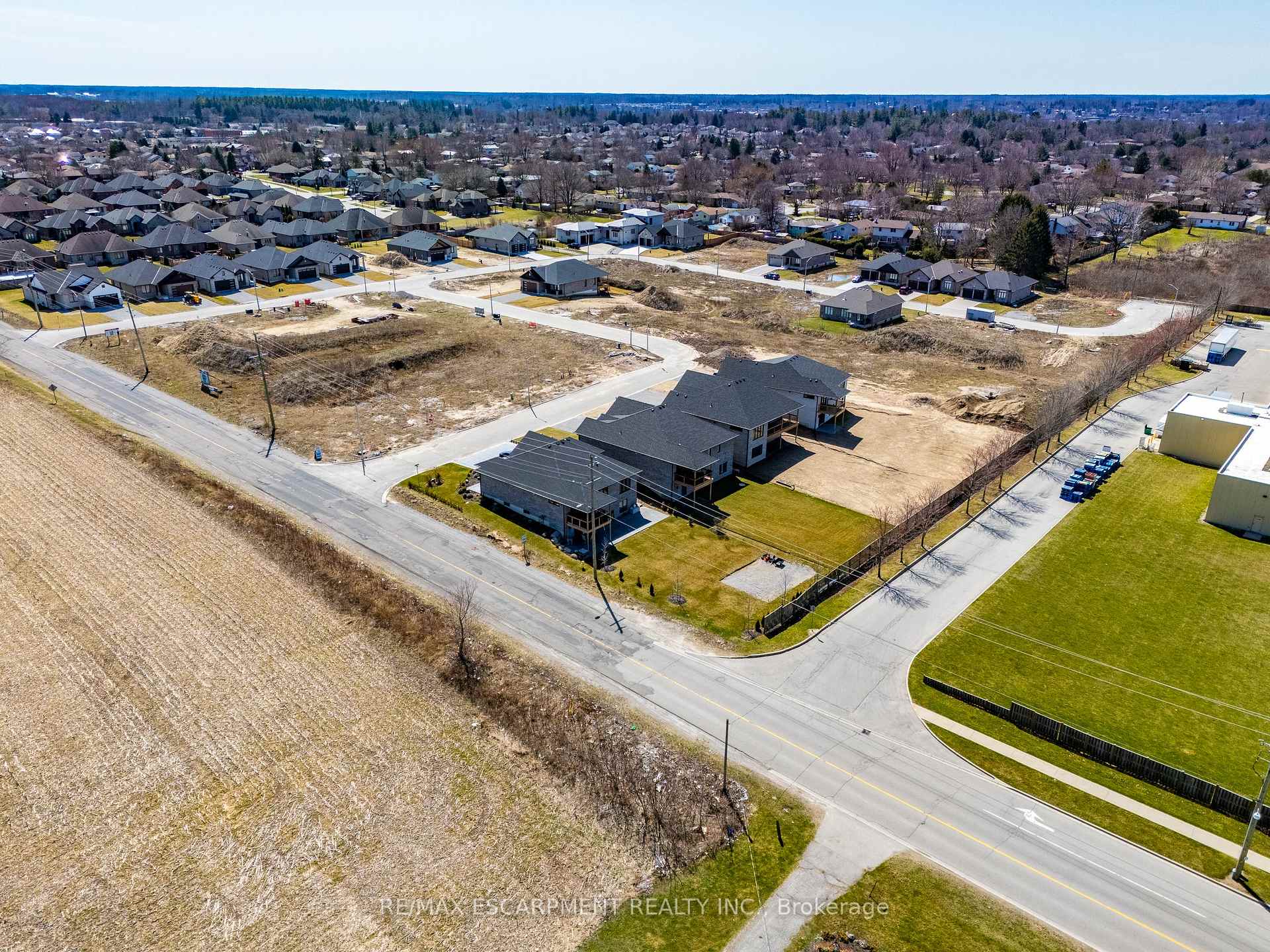 Photo 31 of 34 Andrew Avenue, Norfolk, Simcoe — HOMEH