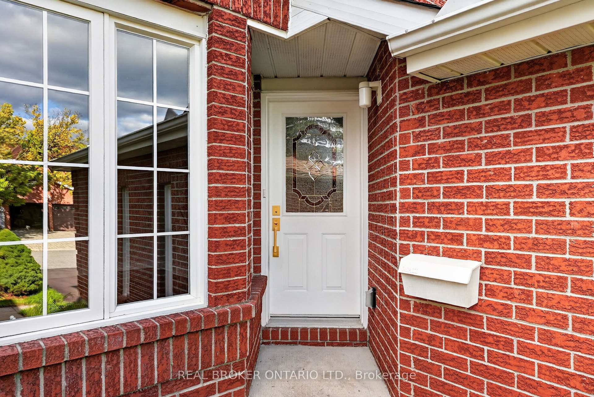 Photo 2 of 56 Bannock Crescent, Ottawa, Kanata - Morgan's Grant/South March — HOMEH