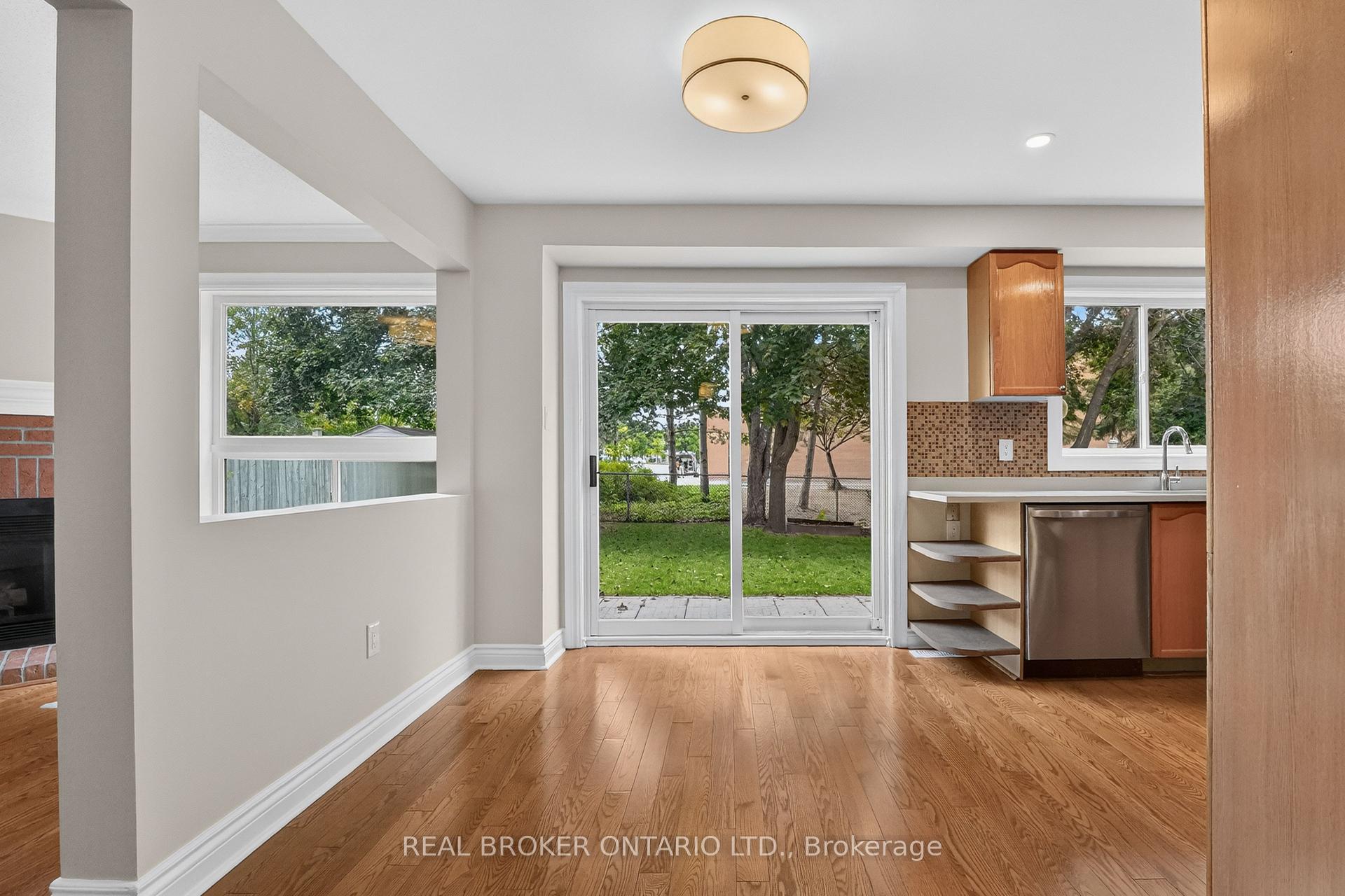 Photo 9 of 56 Bannock Crescent, Ottawa, Kanata - Morgan's Grant/South March — HOMEH