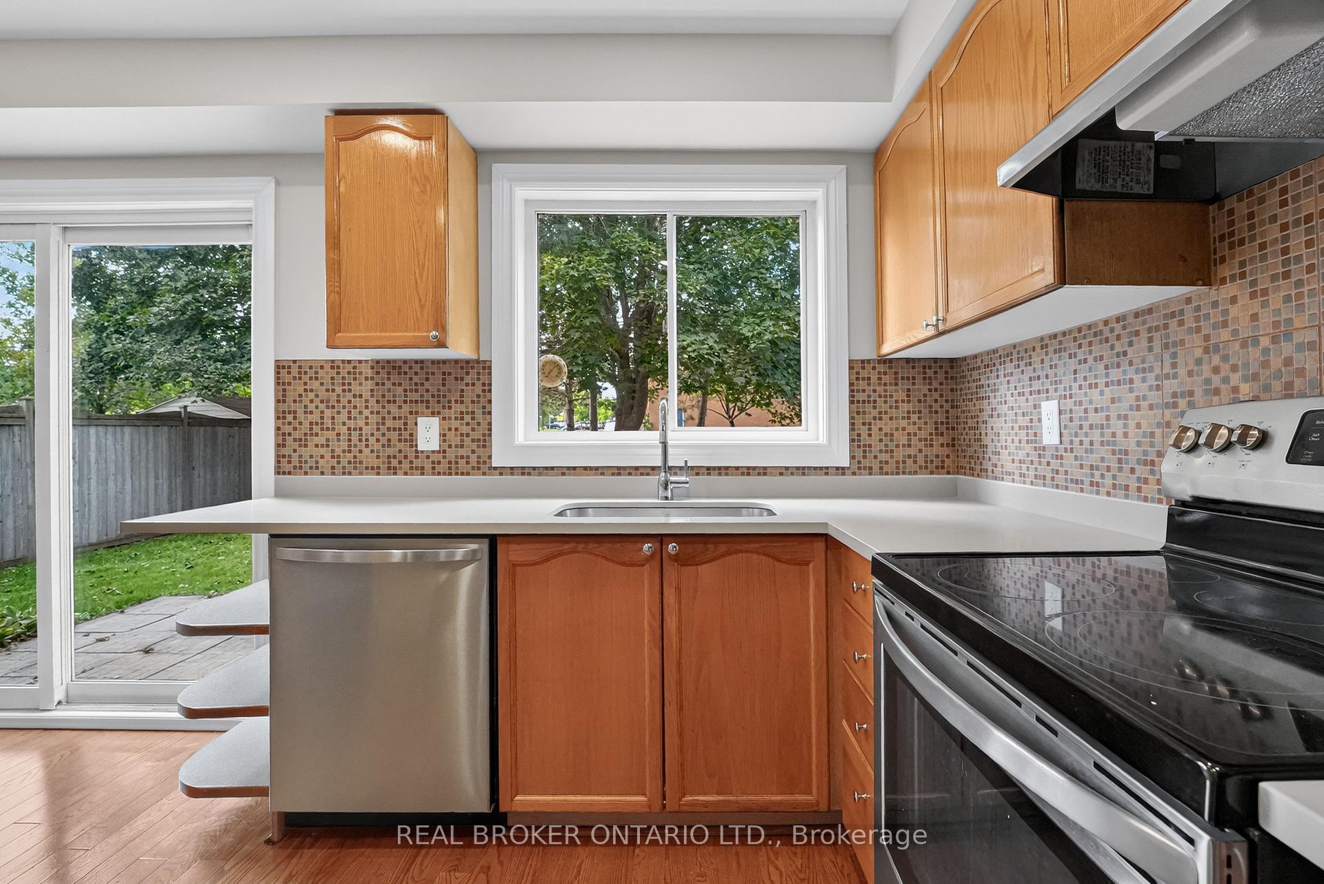 Photo 12 of 56 Bannock Crescent, Ottawa, Kanata - Morgan's Grant/South March — HOMEH