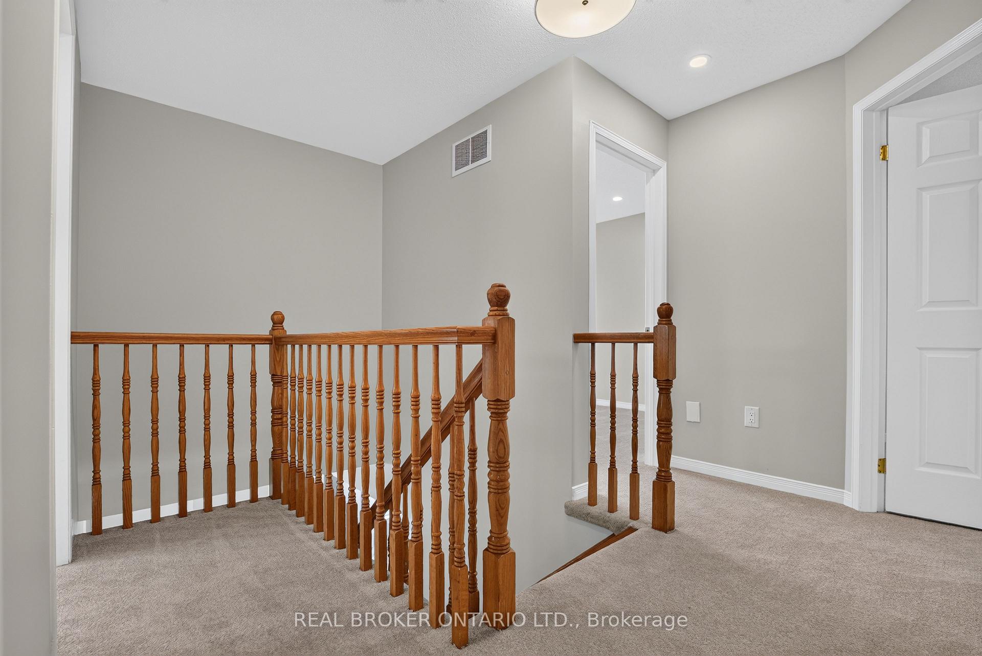 Photo 18 of 56 Bannock Crescent, Ottawa, Kanata - Morgan's Grant/South March — HOMEH