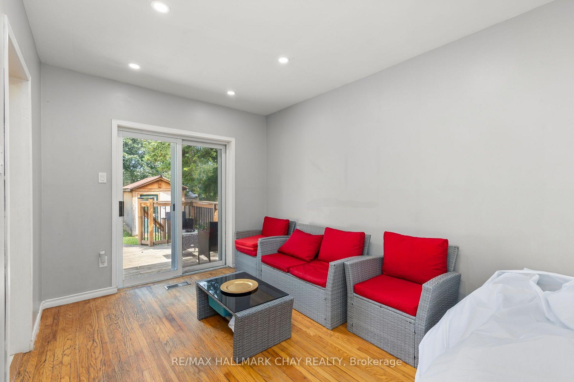 Photo 7 of 41 Aberdeen Crescent, Brampton, Avondale — HOMEH