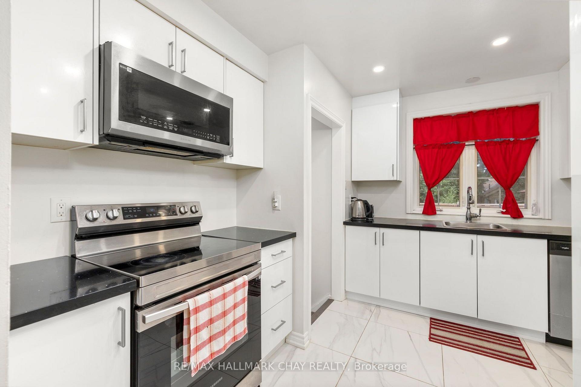 Photo 12 of 41 Aberdeen Crescent, Brampton, Avondale — HOMEH