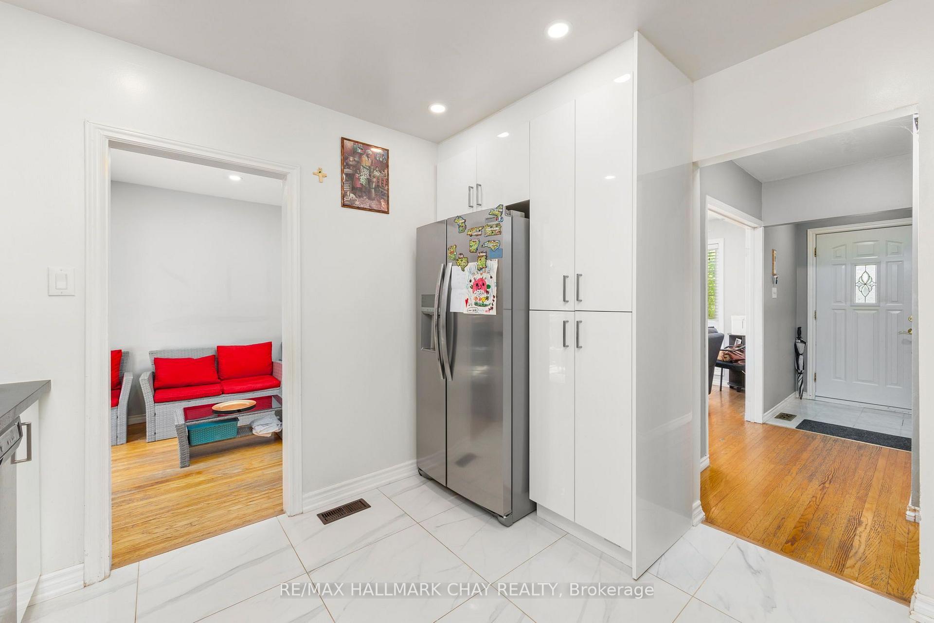 Photo 13 of 41 Aberdeen Crescent, Brampton, Avondale — HOMEH
