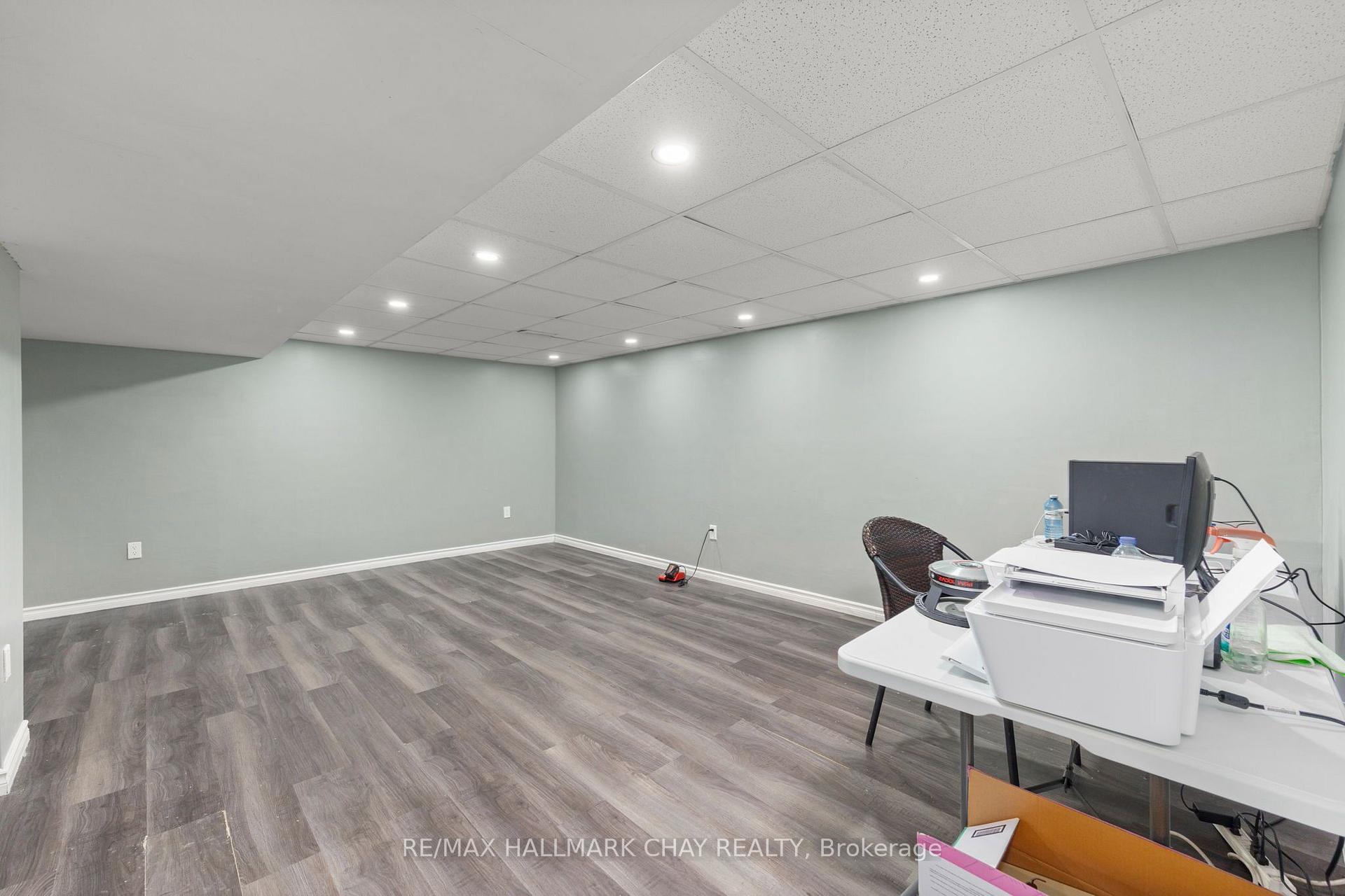 Photo 23 of 41 Aberdeen Crescent, Brampton, Avondale — HOMEH