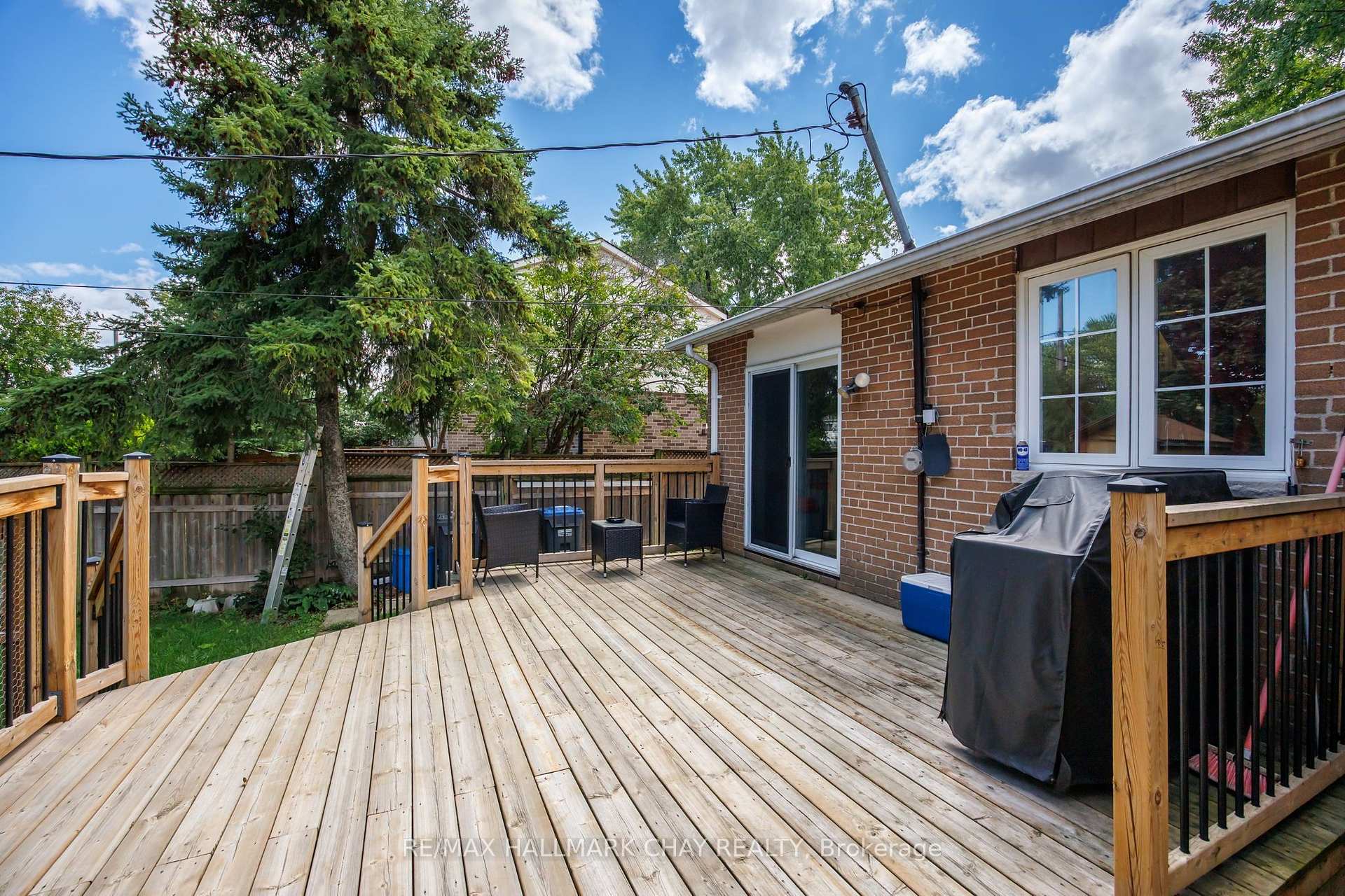 Photo 30 of 41 Aberdeen Crescent, Brampton, Avondale — HOMEH